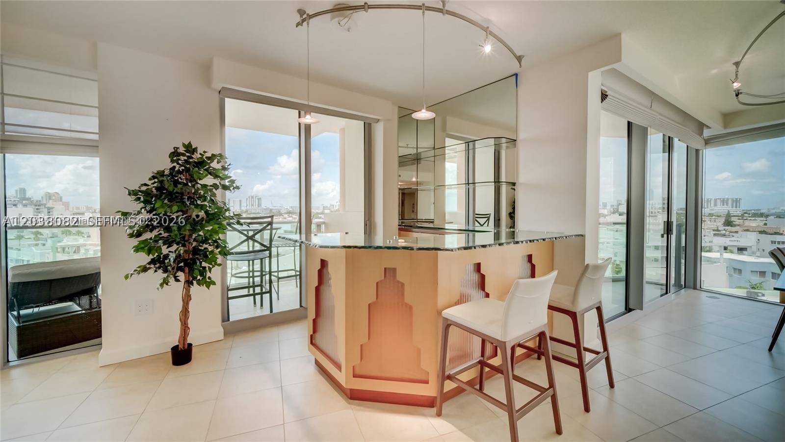 1455 Ocean Dr #902, Miami Beach FL 33139