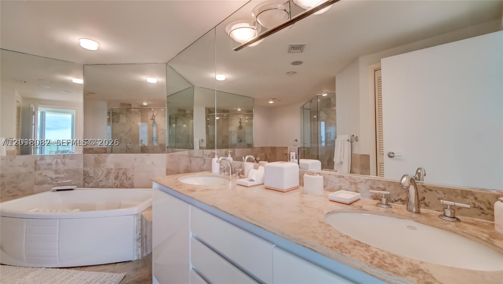 1455 Ocean Dr #902, Miami Beach FL 33139
