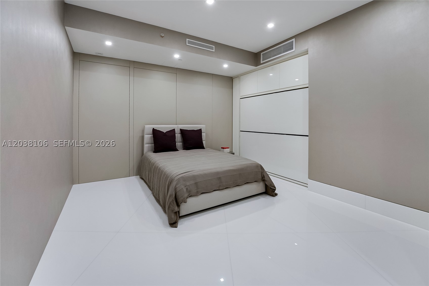 18555 Collins Ave #3301, Sunny Isles Beach FL 33160
