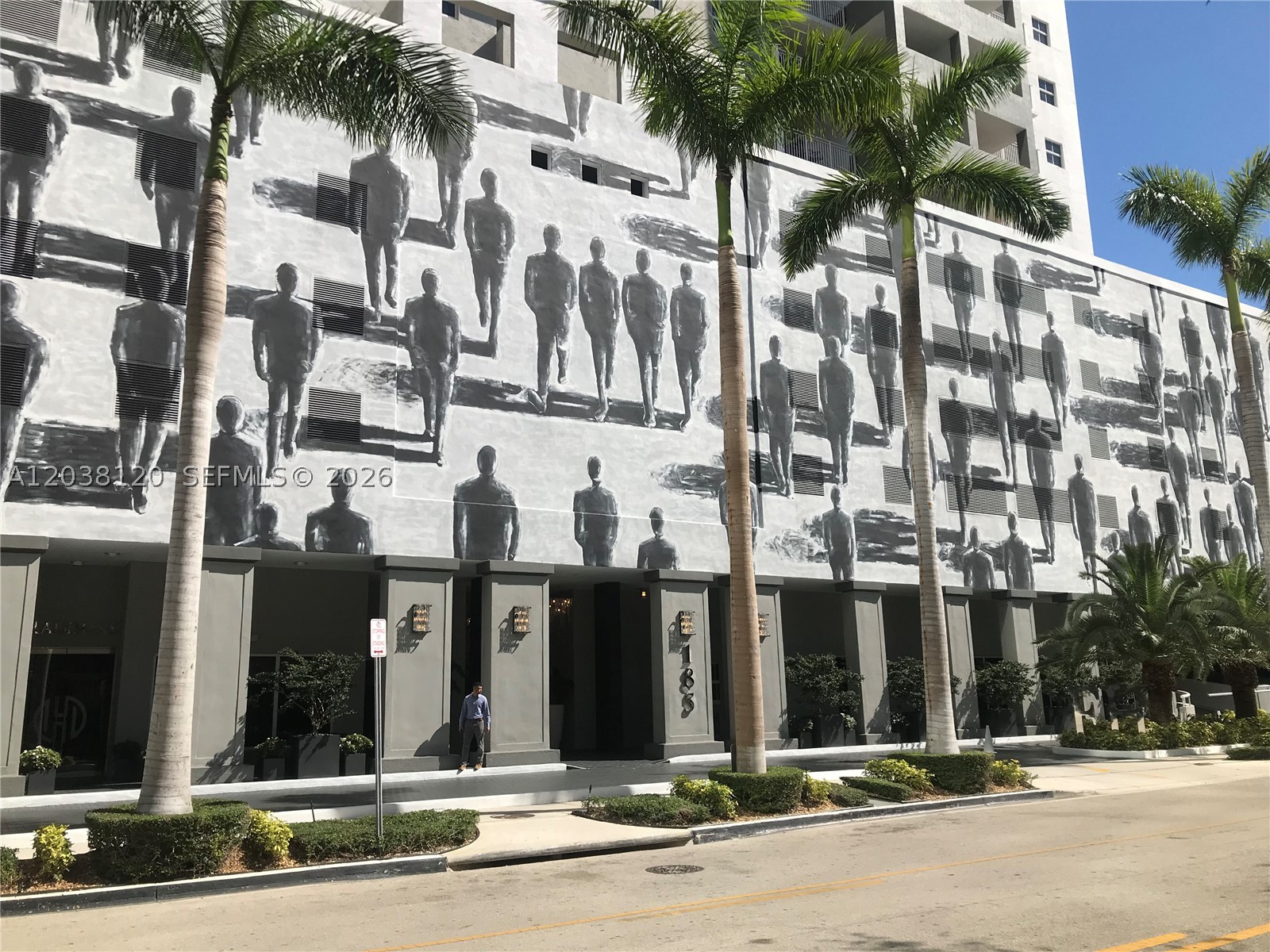 185 SE 14th Ter #1401, Miami FL 33131