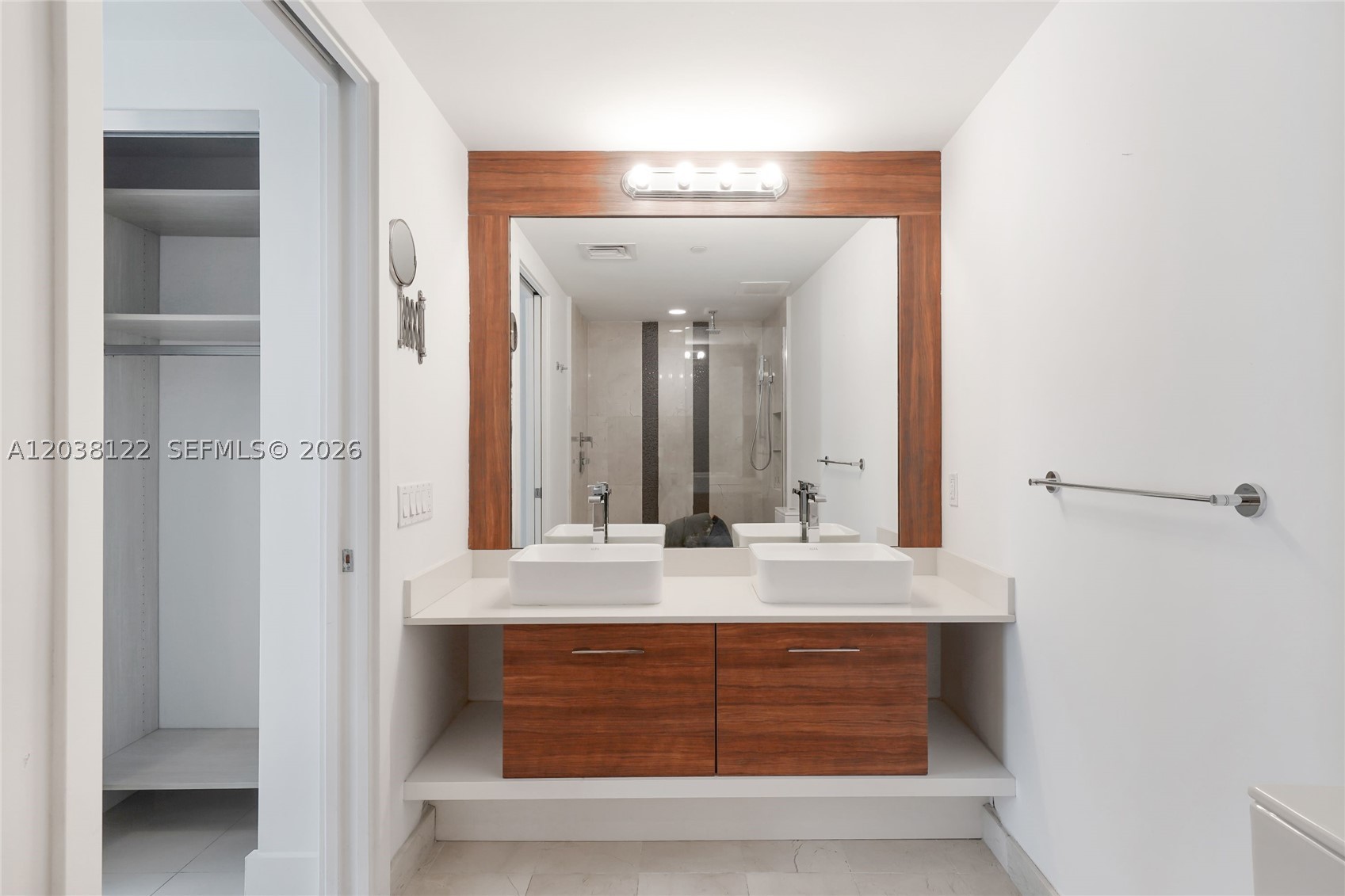601 NE 27th St #1501, Miami FL 33137