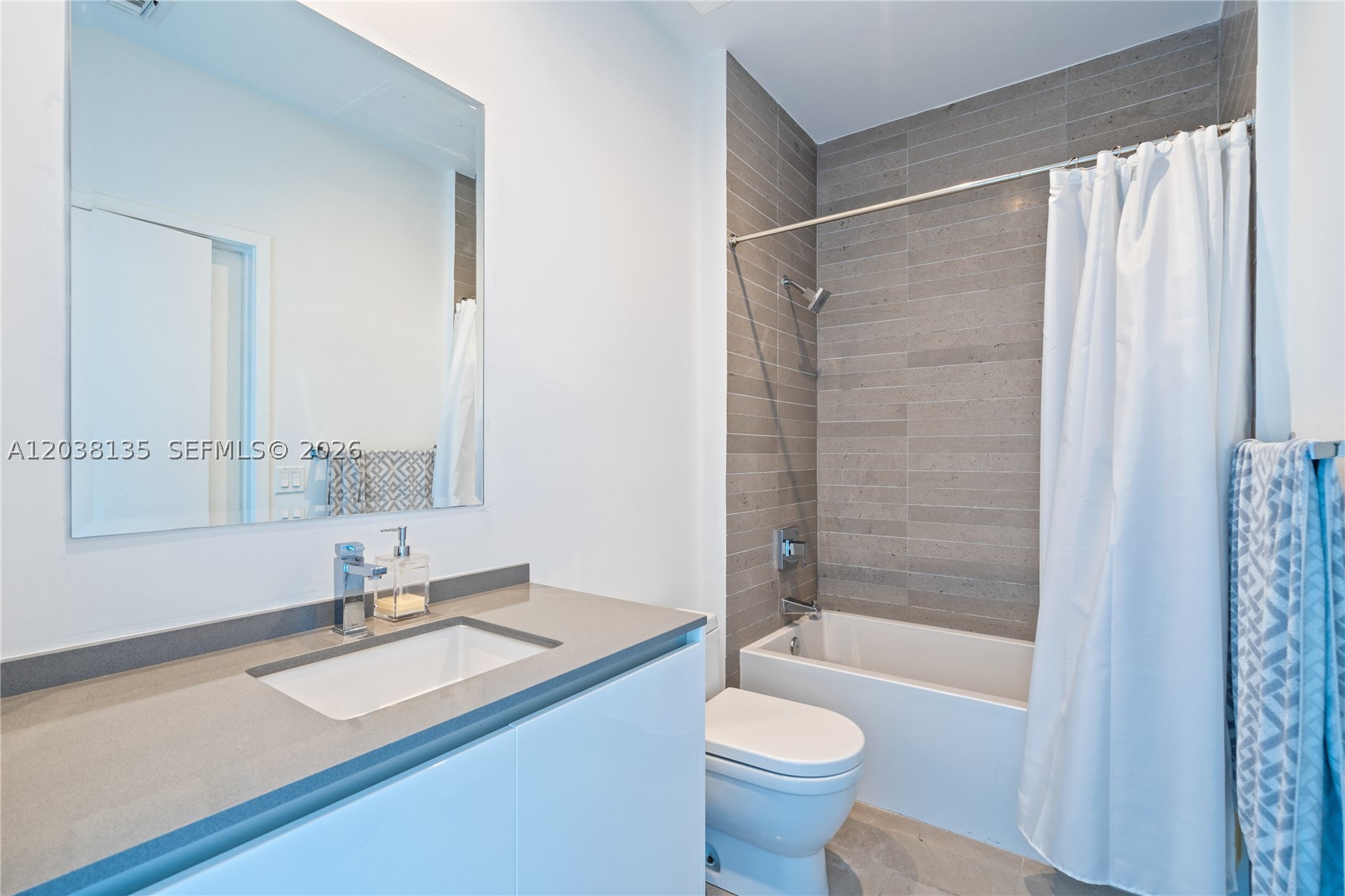 88 SW 7th St #4203, Miami FL 33130