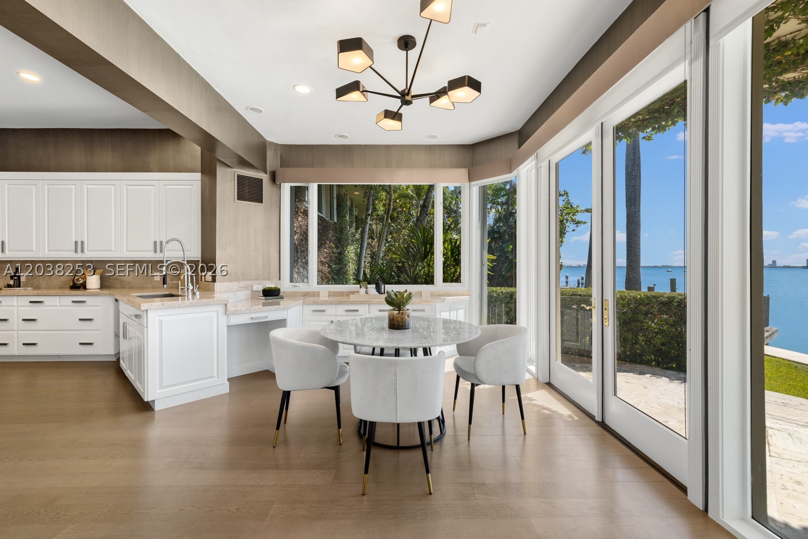6500 N Bay Rd, Miami Beach FL 33141