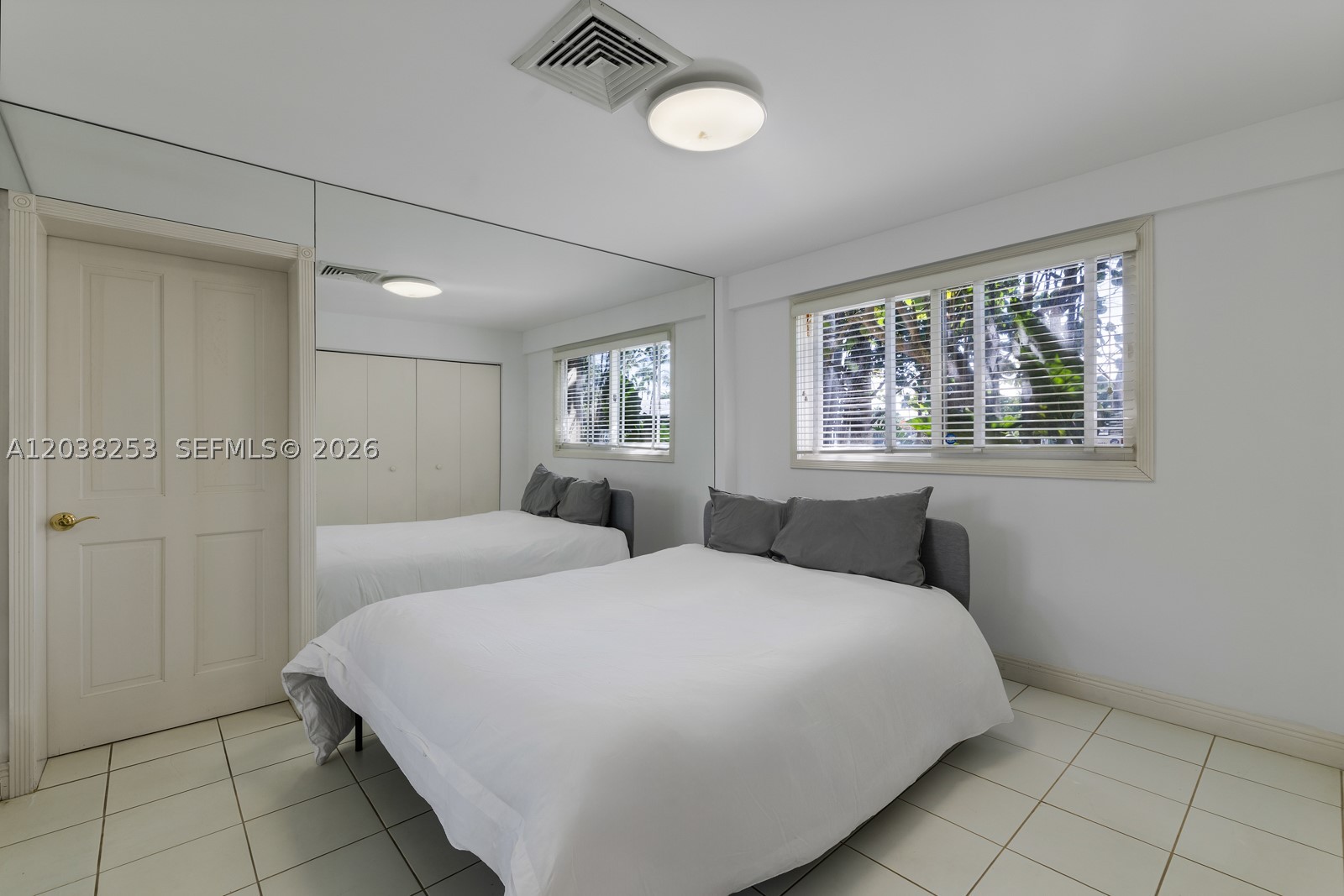 6500 N Bay Rd, Miami Beach FL 33141