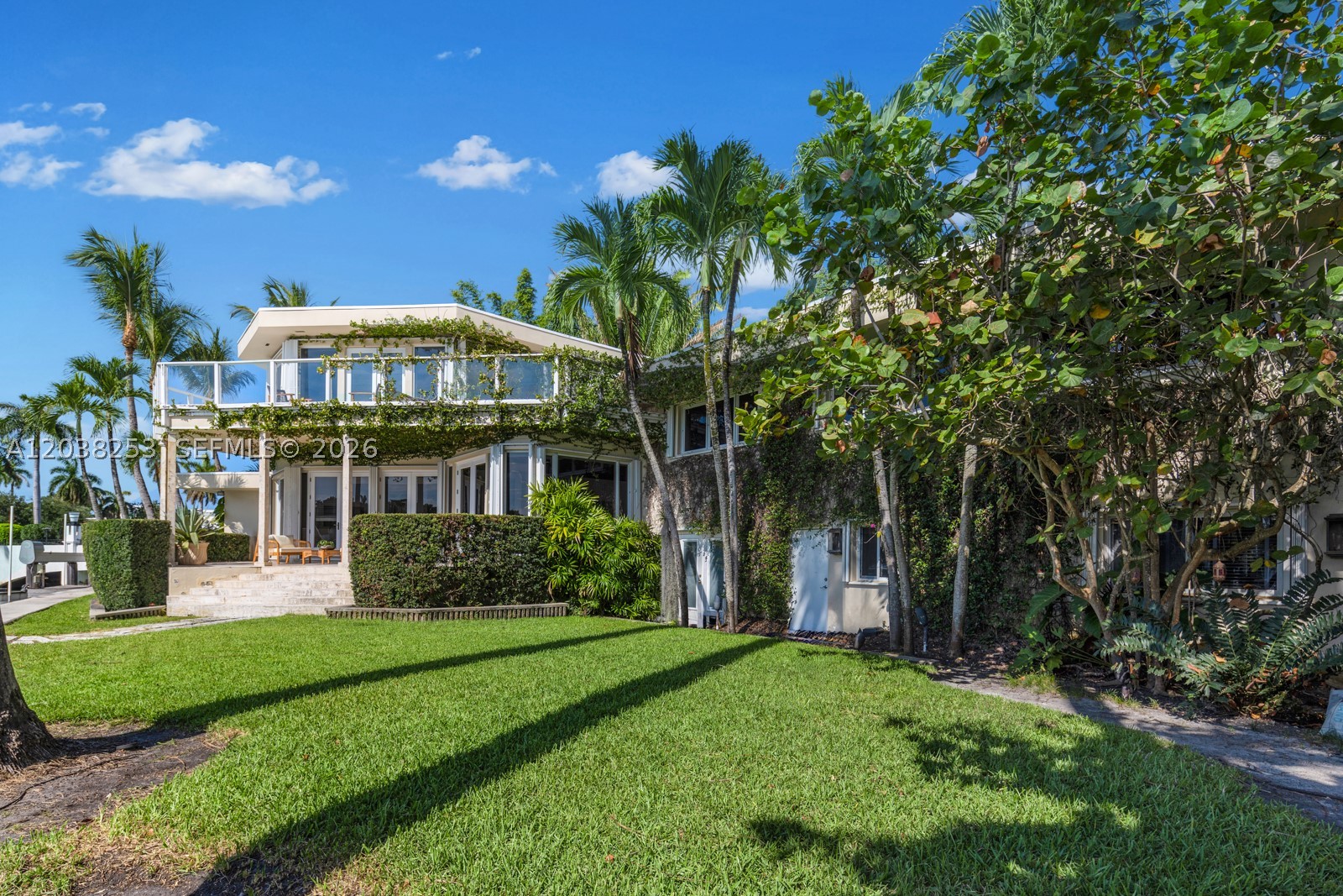 6500 N Bay Rd, Miami Beach FL 33141