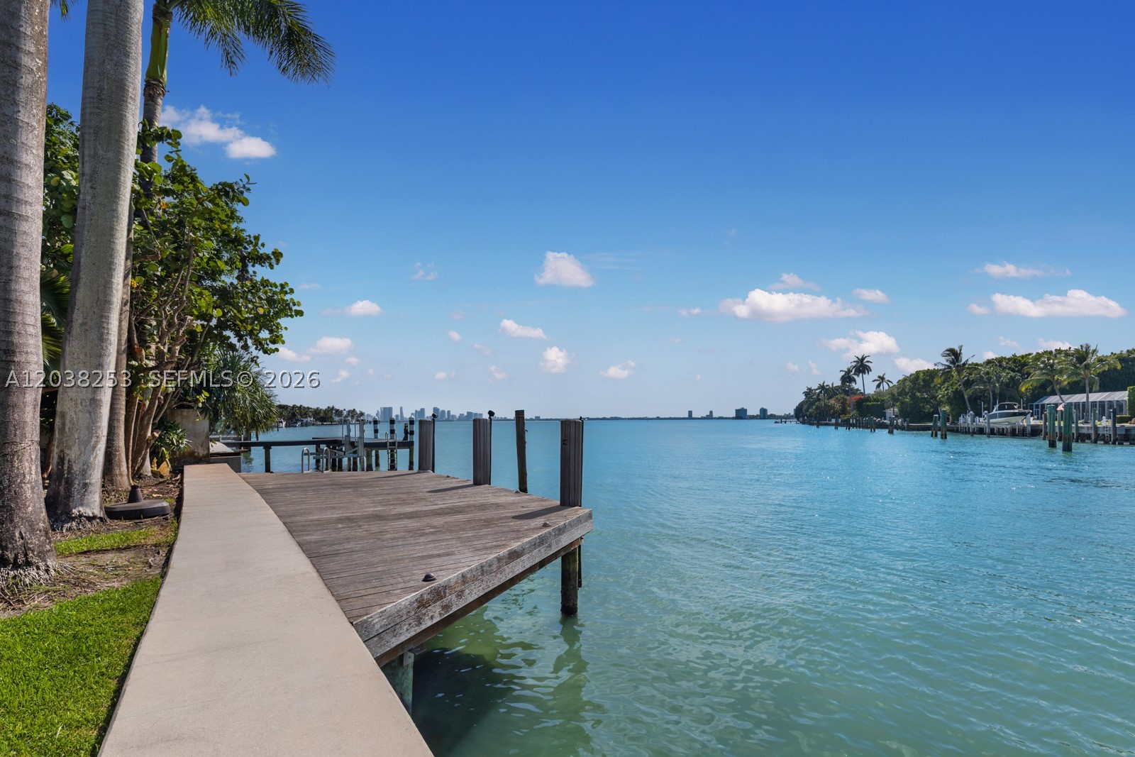 6500 N Bay Rd, Miami Beach FL 33141