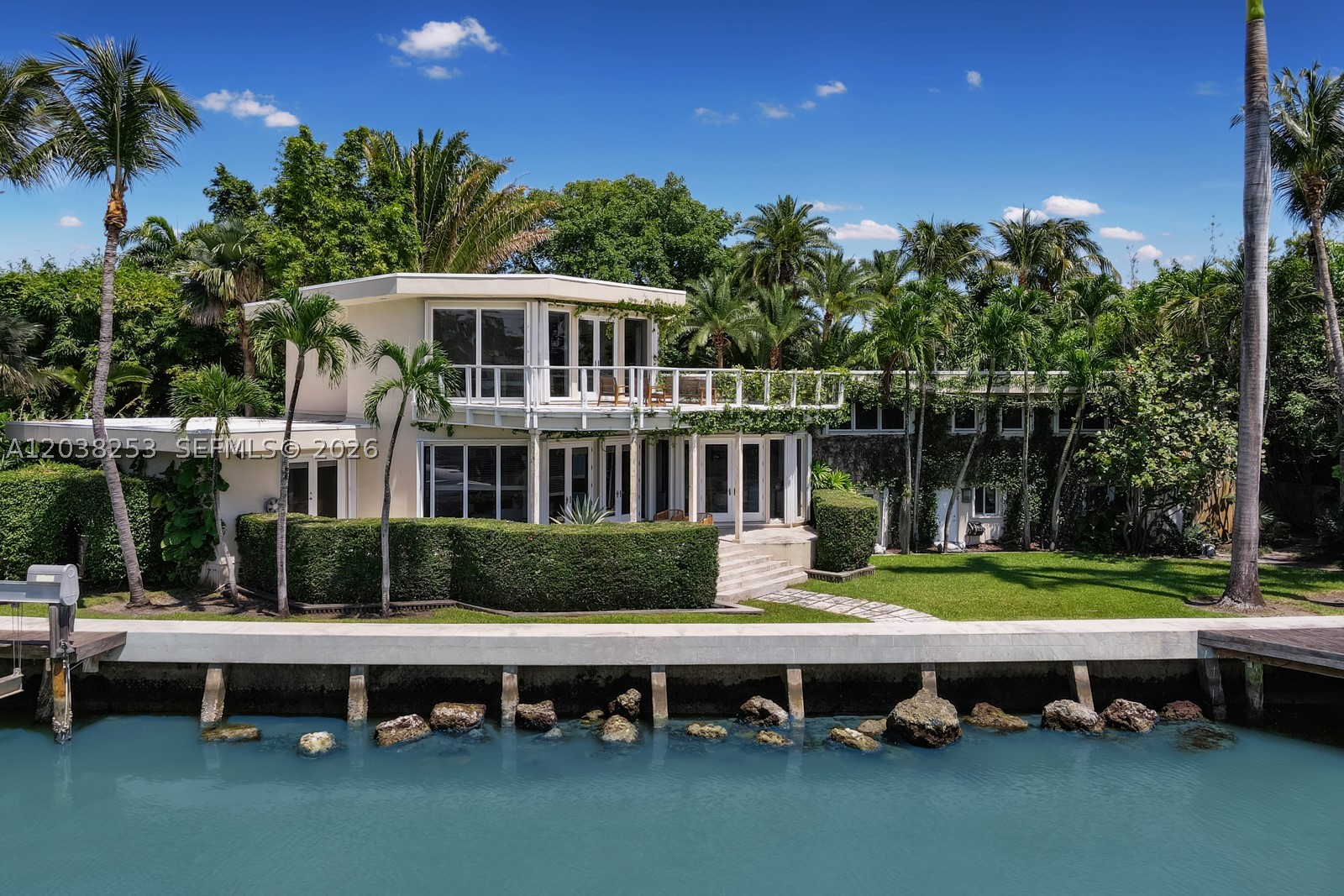 6500 N Bay Rd, Miami Beach FL 33141