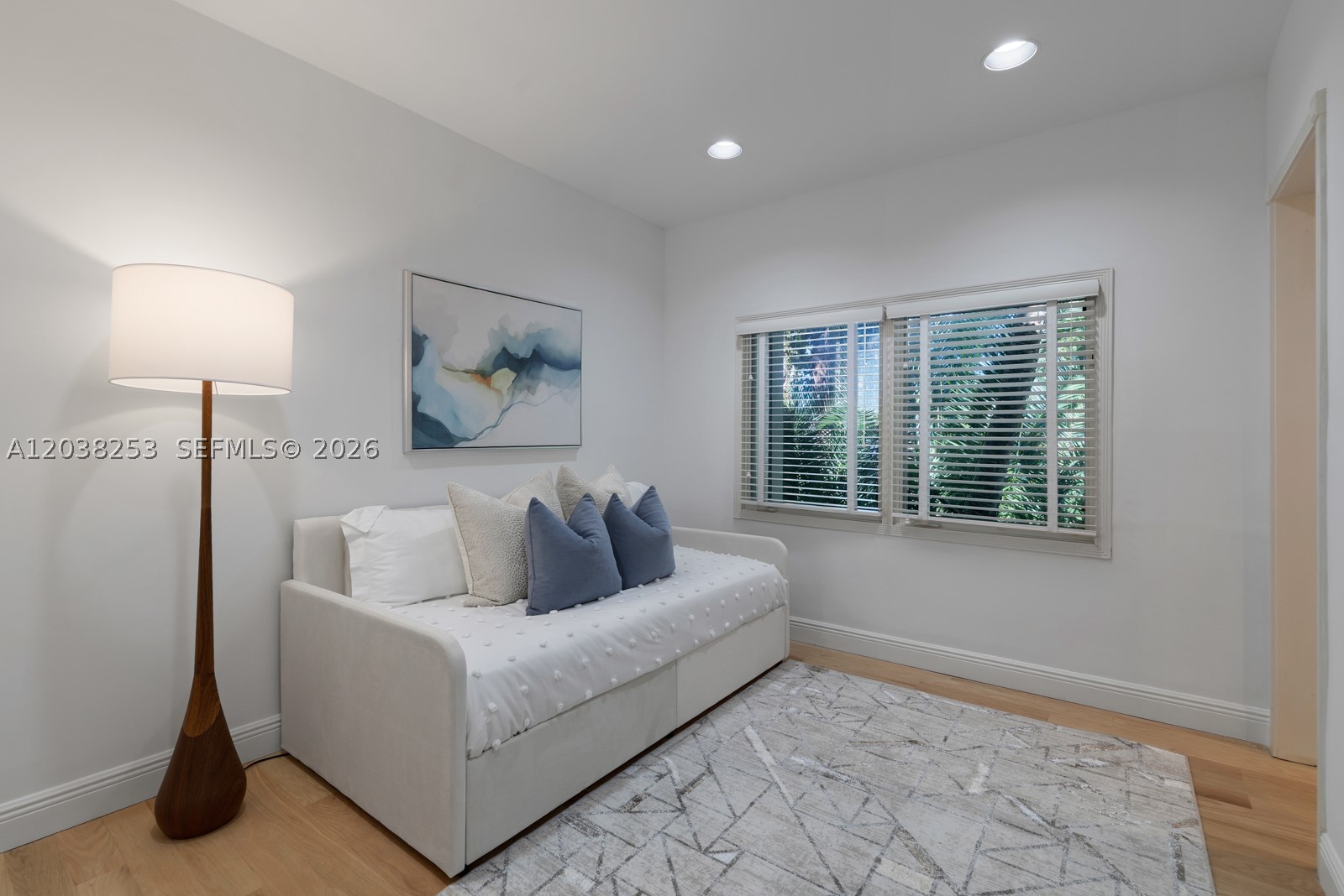 6500 N Bay Rd, Miami Beach FL 33141