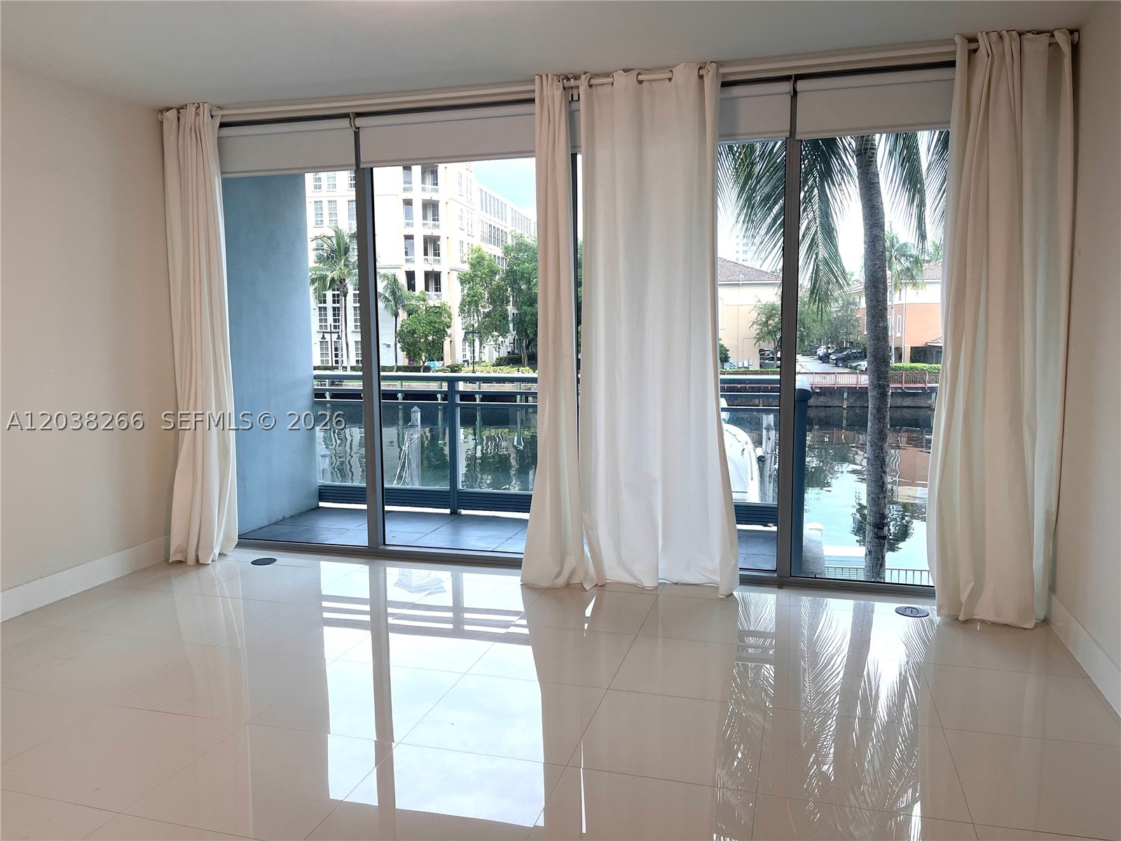 2950 NE 188th St #108, Aventura FL 33180