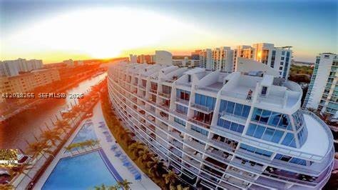2950 NE 188th St #108, Aventura FL 33180