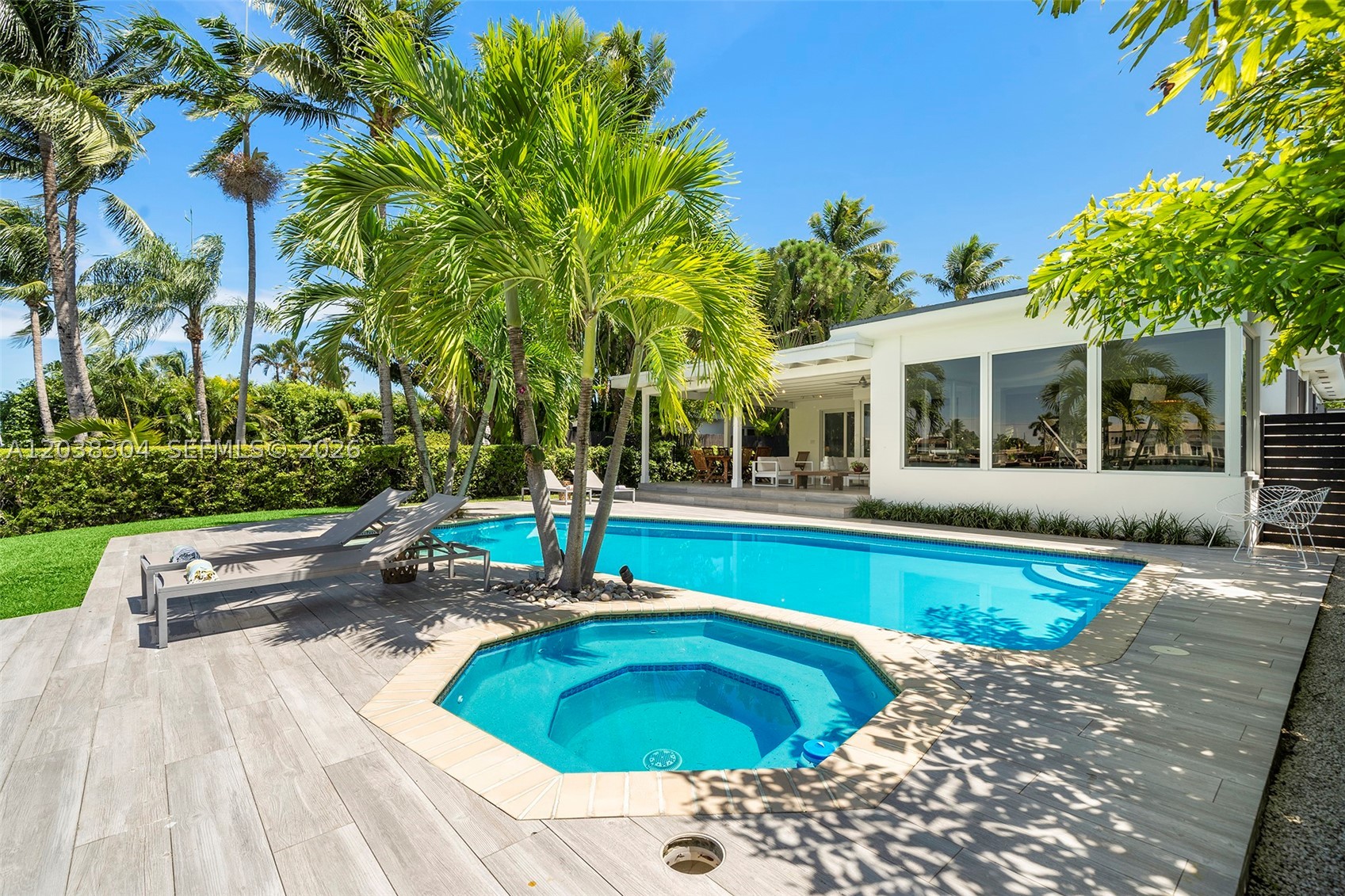 365 N Shore Dr, Miami Beach FL 33141