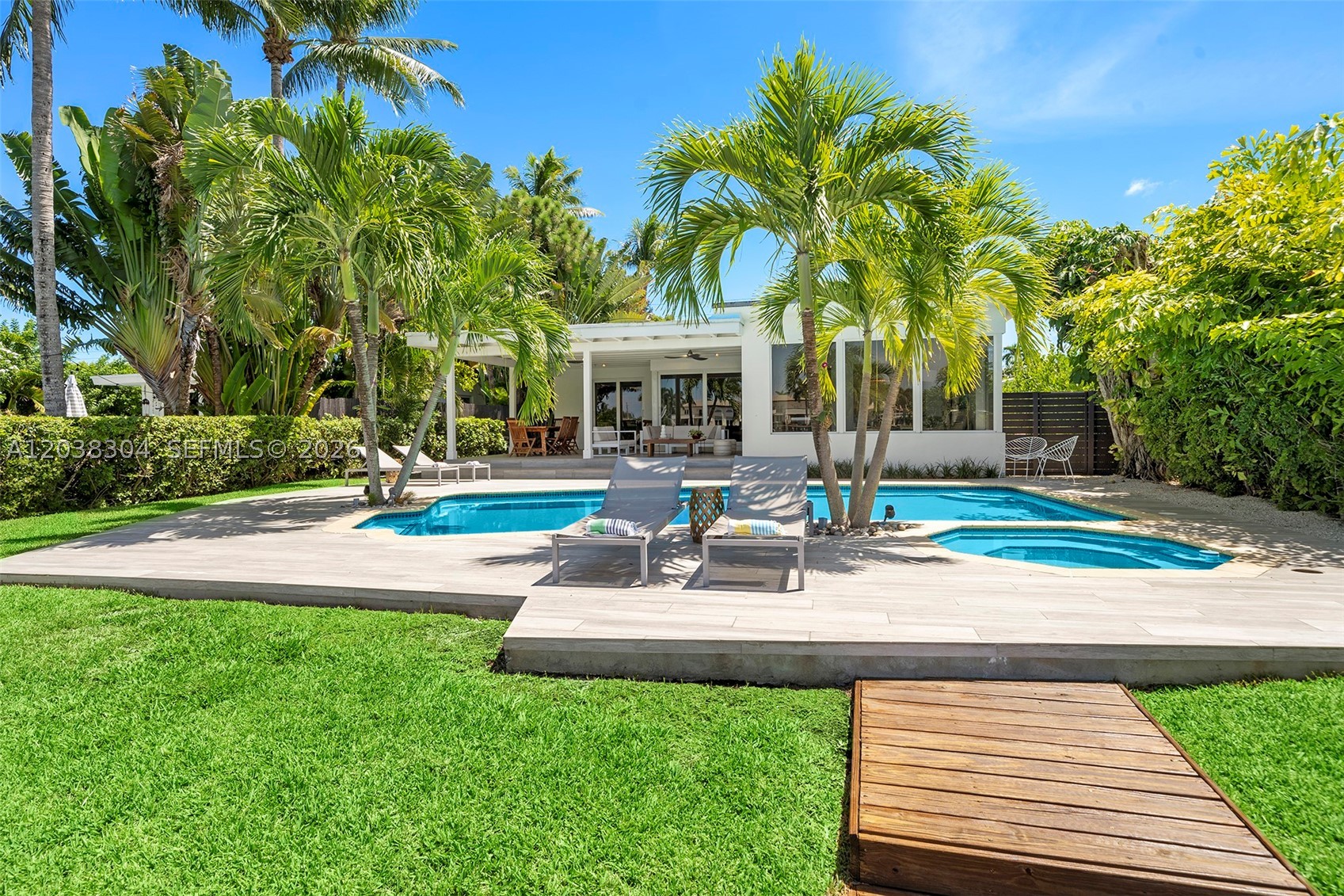 365 N Shore Dr, Miami Beach FL 33141