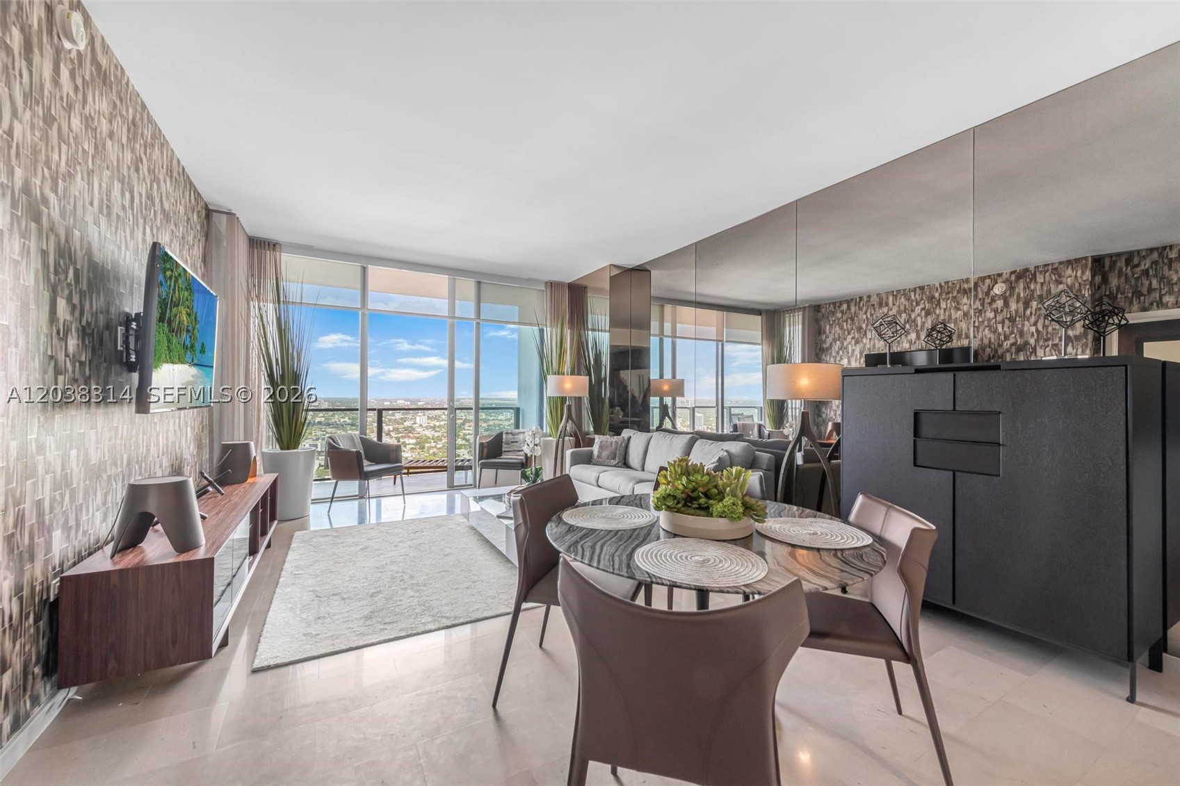 88 SW 7th St #3806, Miami FL 33130