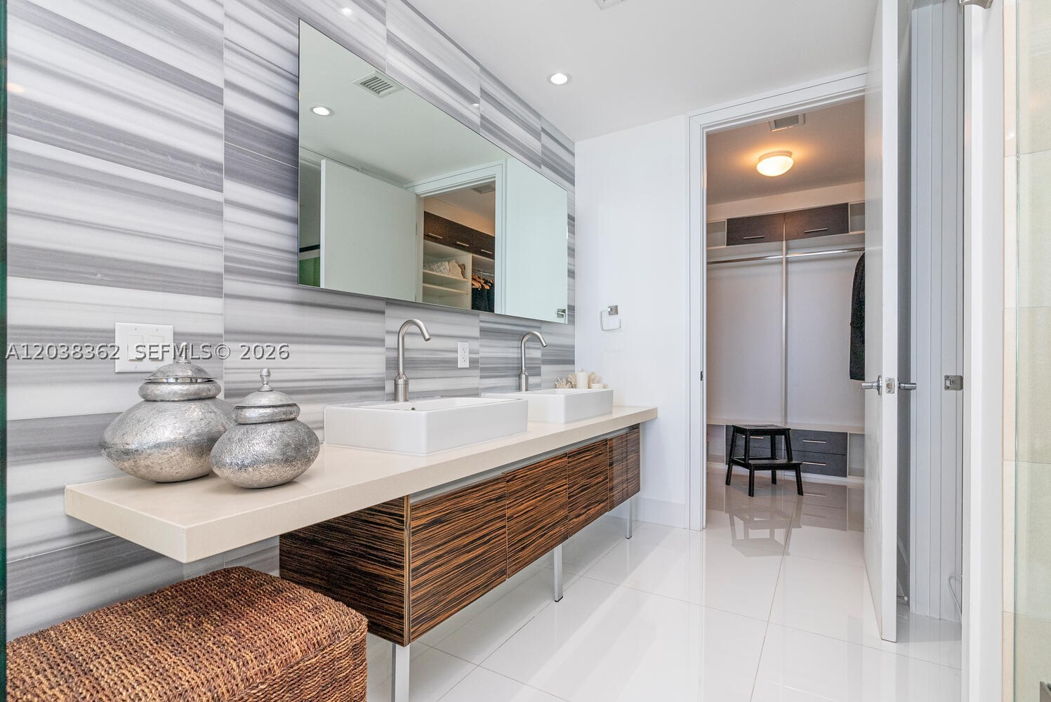 1100 Biscayne Blvd #4103, Miami FL 33132