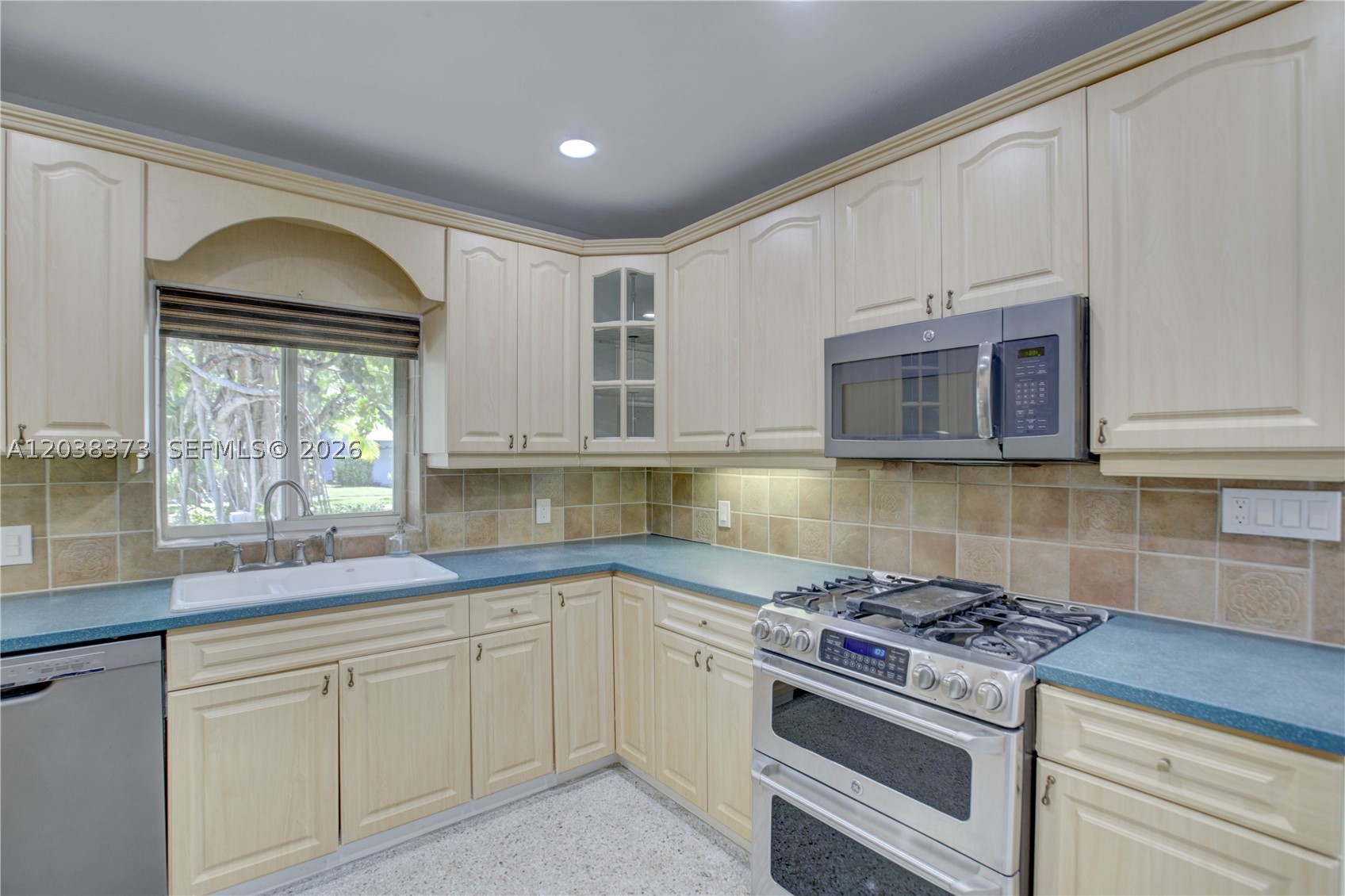 616 SW 11th Ct, Fort Lauderdale FL 33315