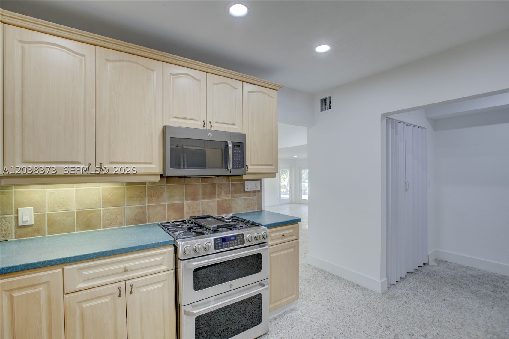 616 SW 11th Ct, Fort Lauderdale FL 33315