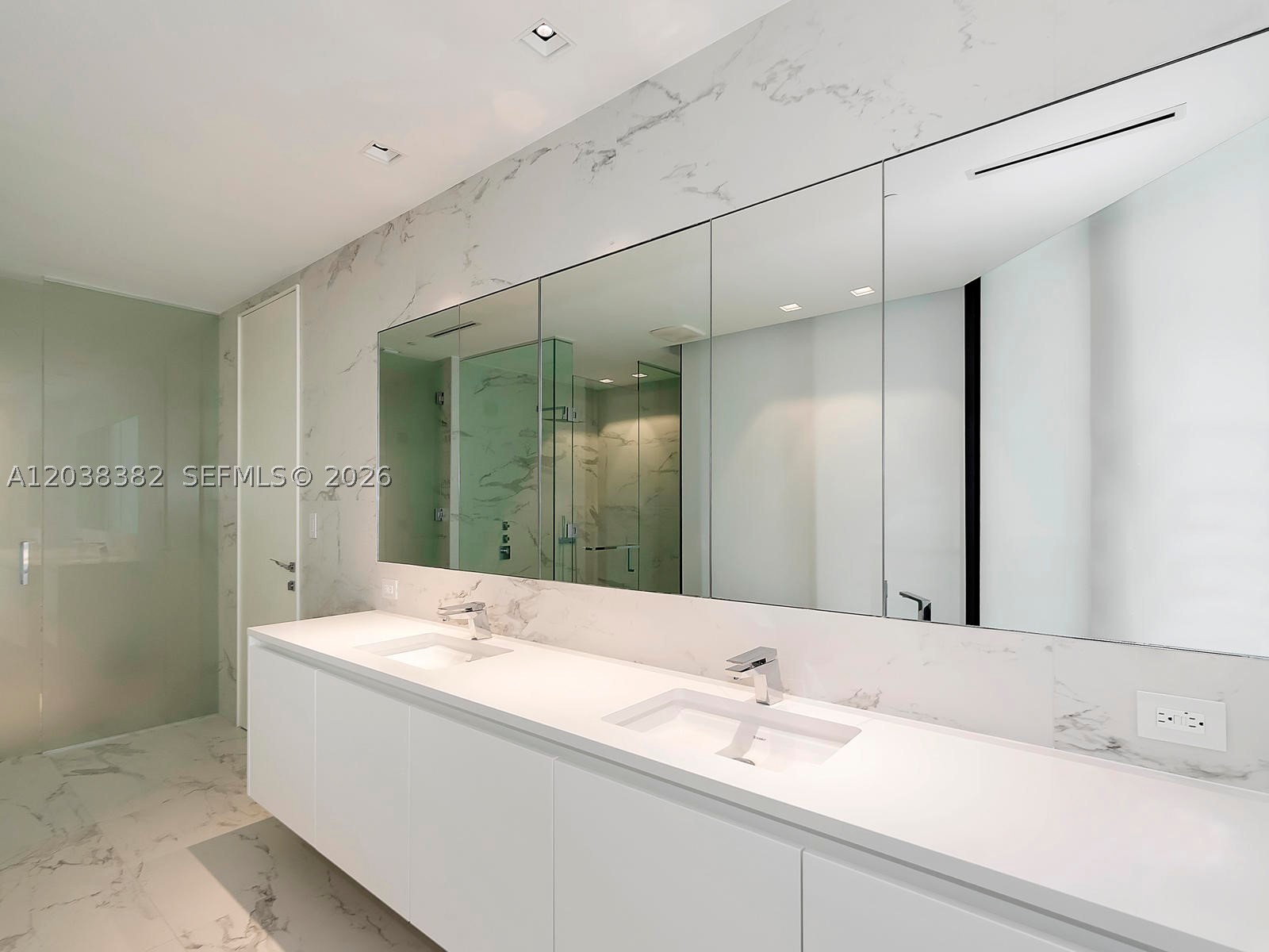 1000 Biscayne Blvd #2002, Miami FL 33132
