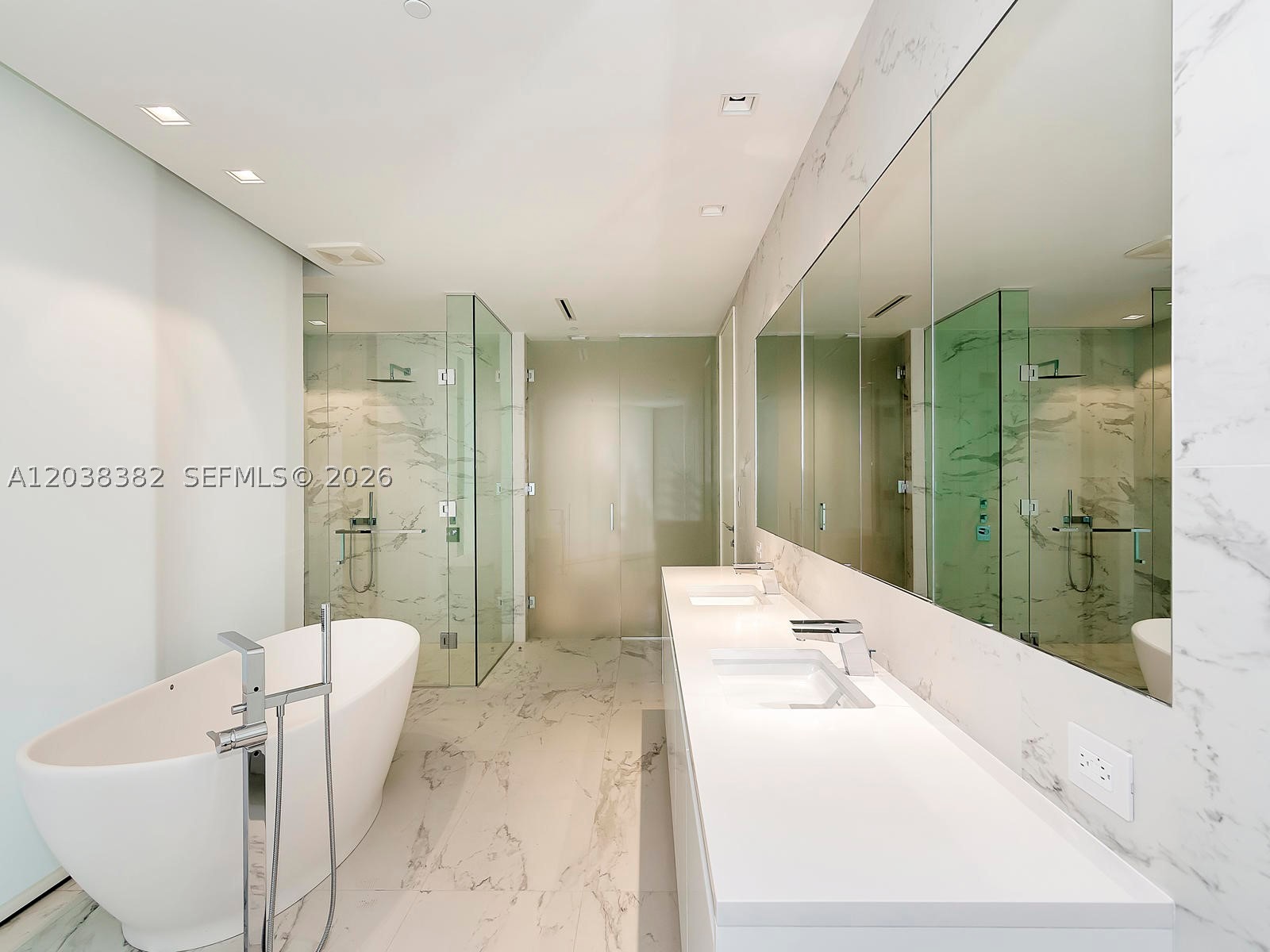 1000 Biscayne Blvd #2002, Miami FL 33132