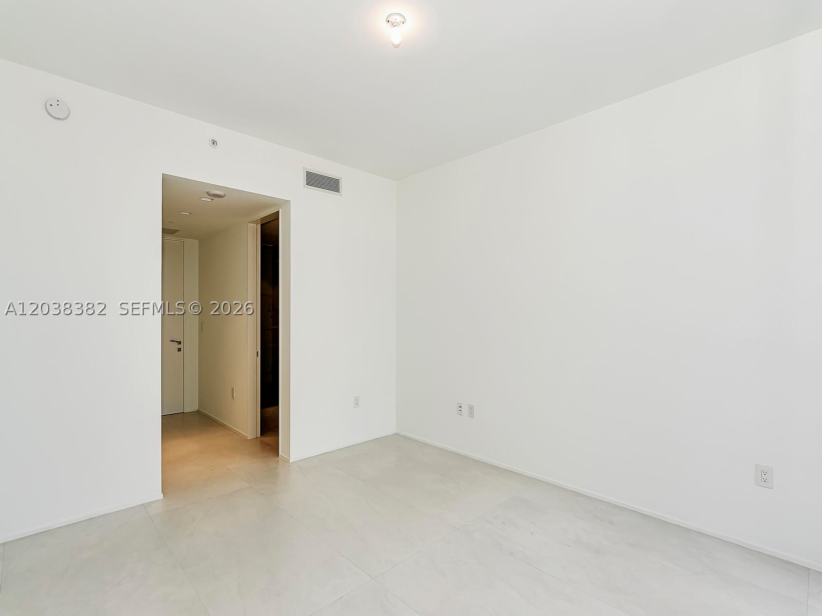 1000 Biscayne Blvd #2002, Miami FL 33132