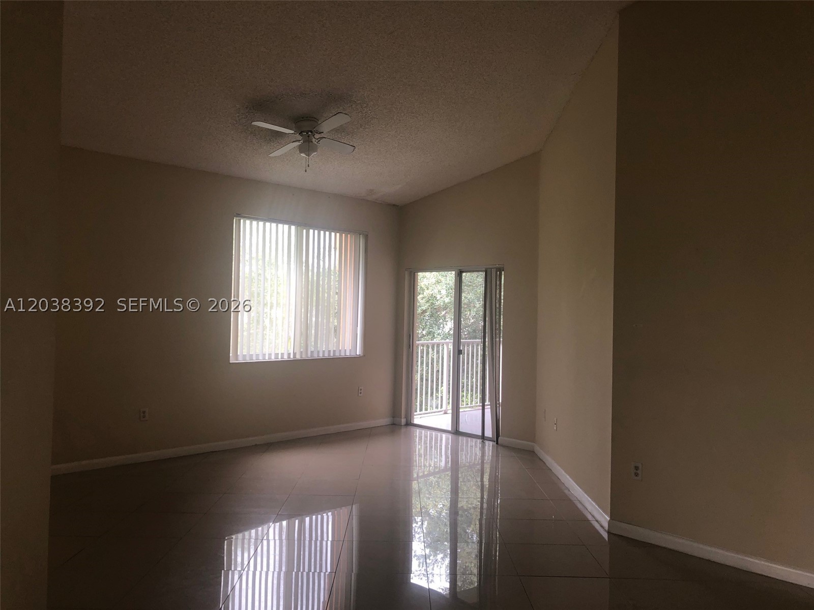 6992 SW 39th St #I101, Davie FL 33314