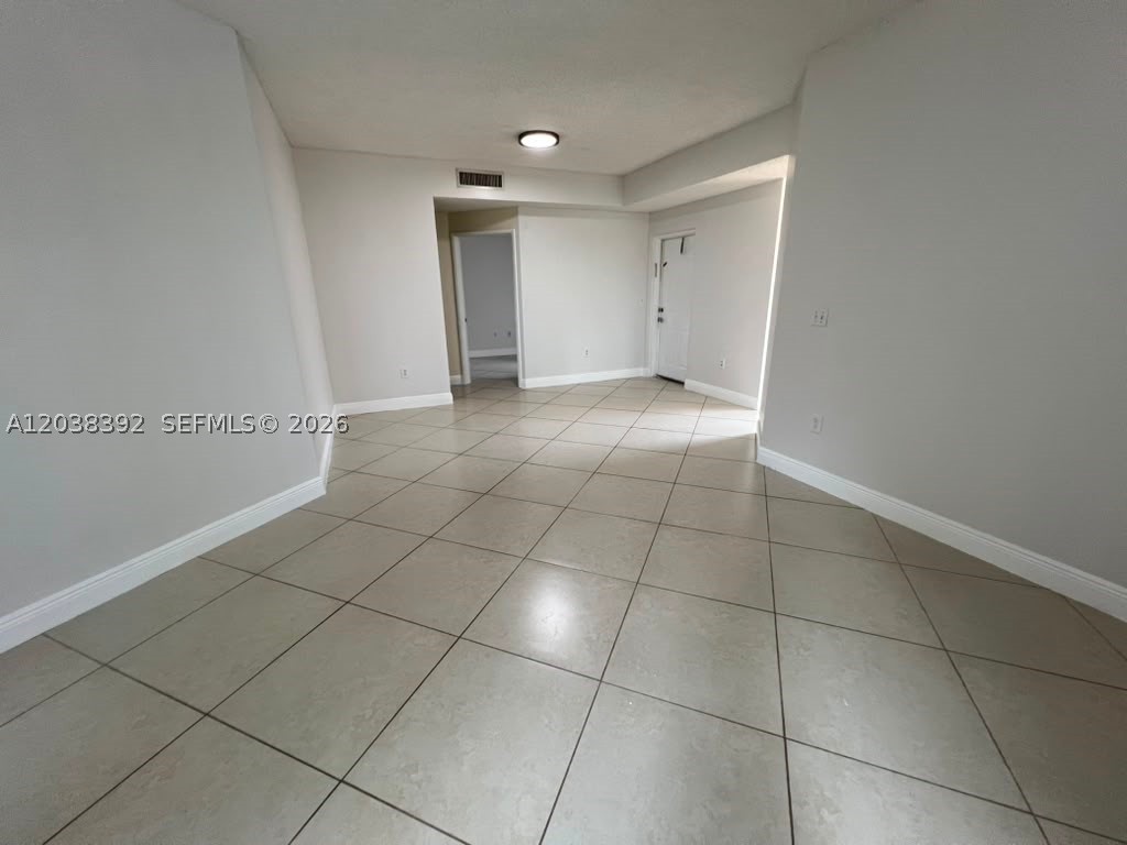 6992 SW 39th St #I101, Davie FL 33314