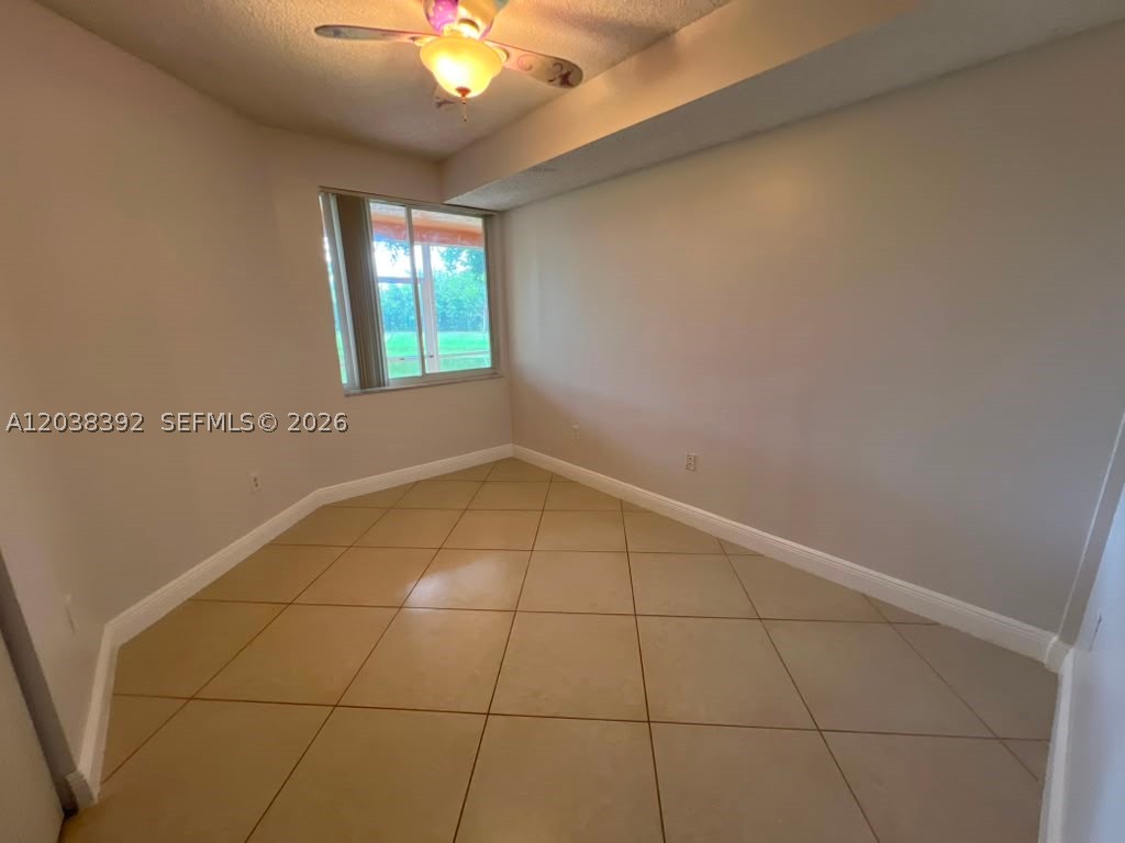 6992 SW 39th St #I101, Davie FL 33314