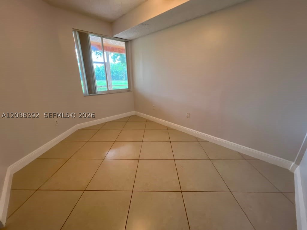 6992 SW 39th St #I101, Davie FL 33314