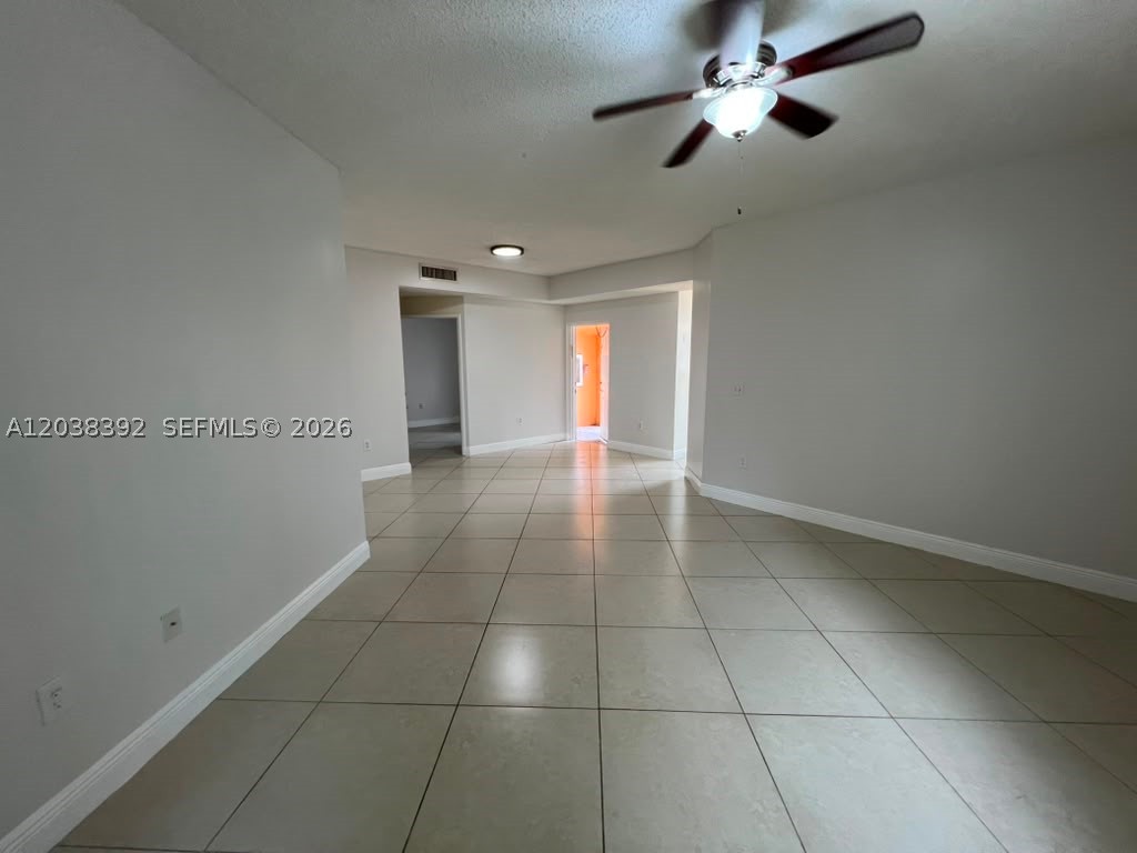 6992 SW 39th St #I101, Davie FL 33314