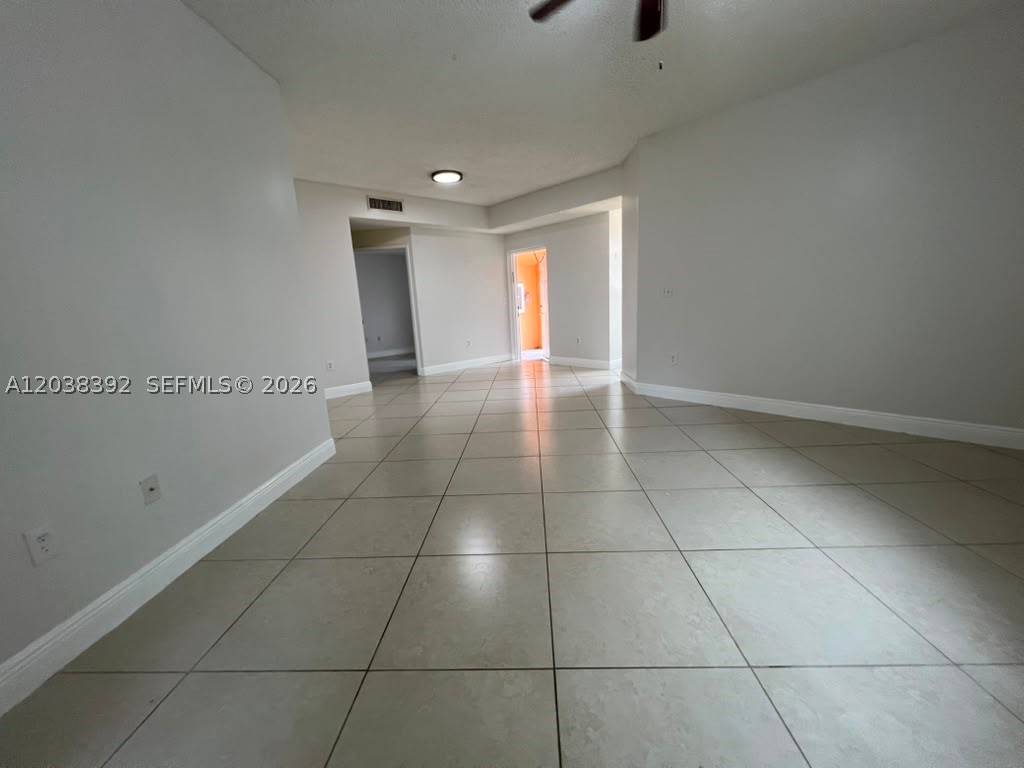6992 SW 39th St #I101, Davie FL 33314