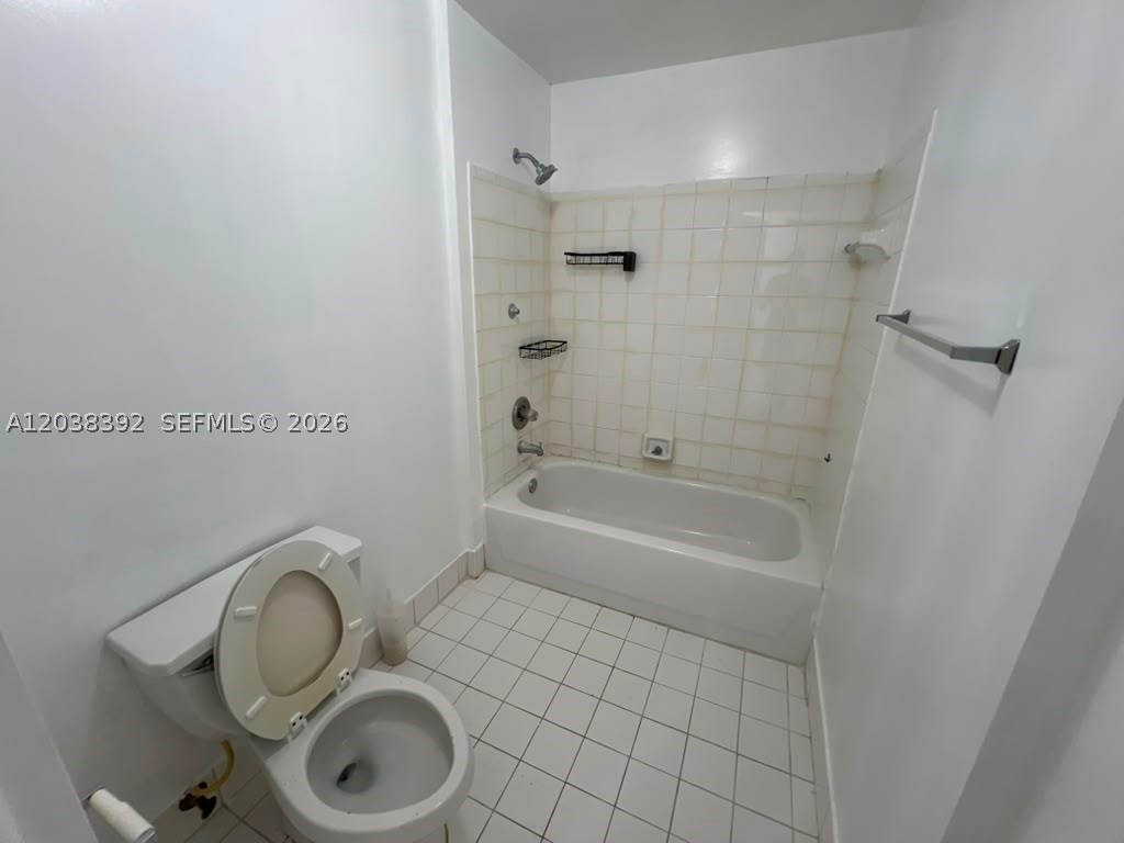 6992 SW 39th St #I101, Davie FL 33314