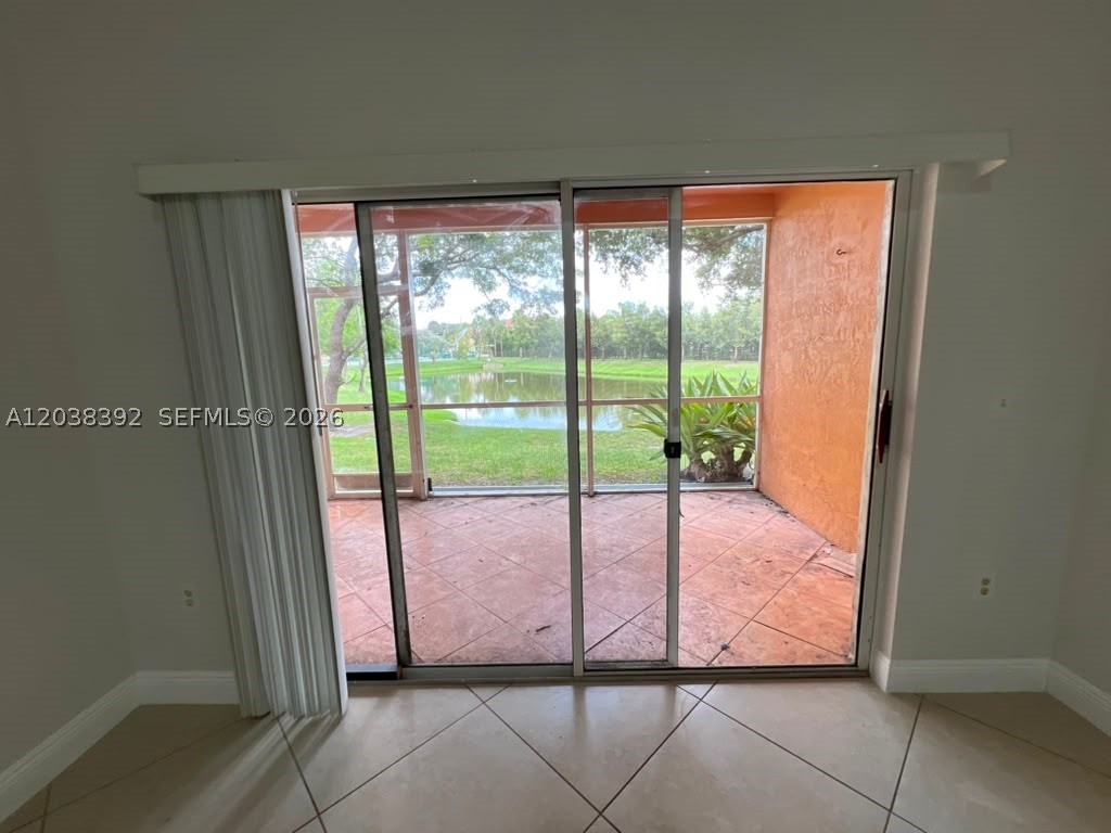 6992 SW 39th St #I101, Davie FL 33314