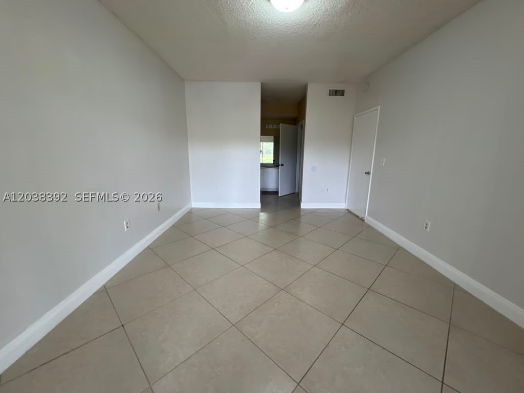 6992 SW 39th St #I101, Davie FL 33314
