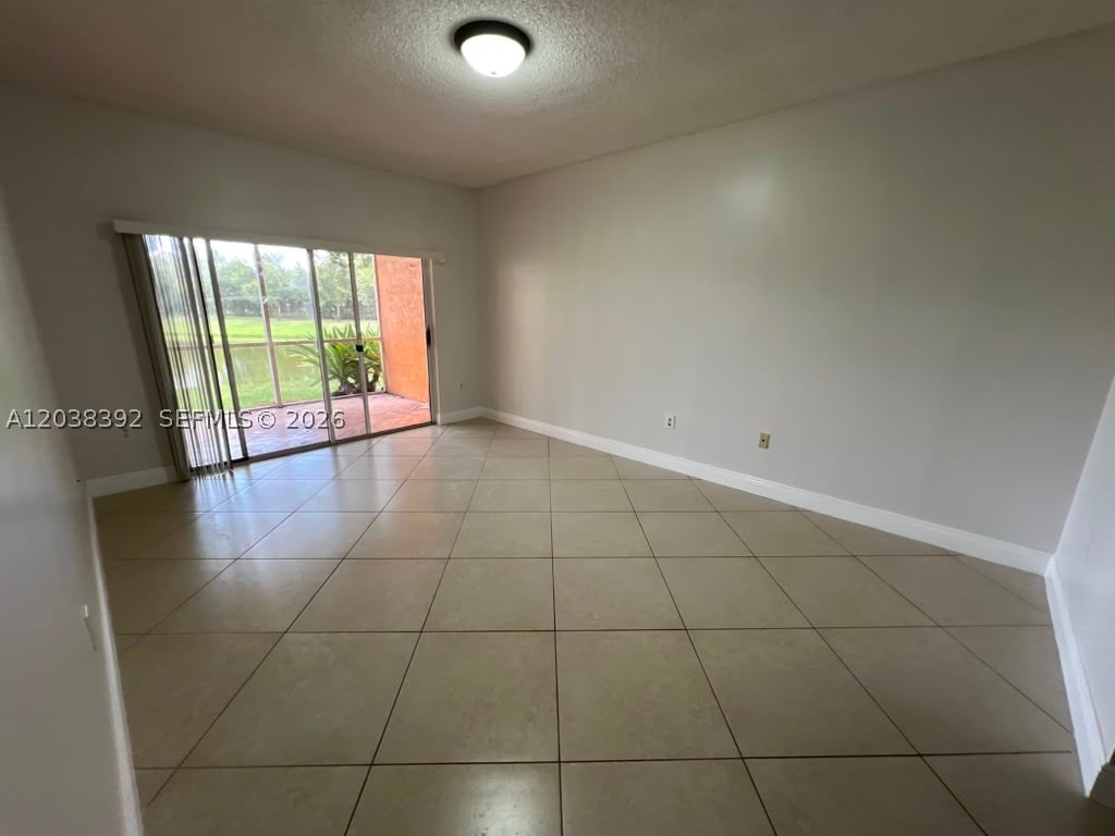 6992 SW 39th St #I101, Davie FL 33314