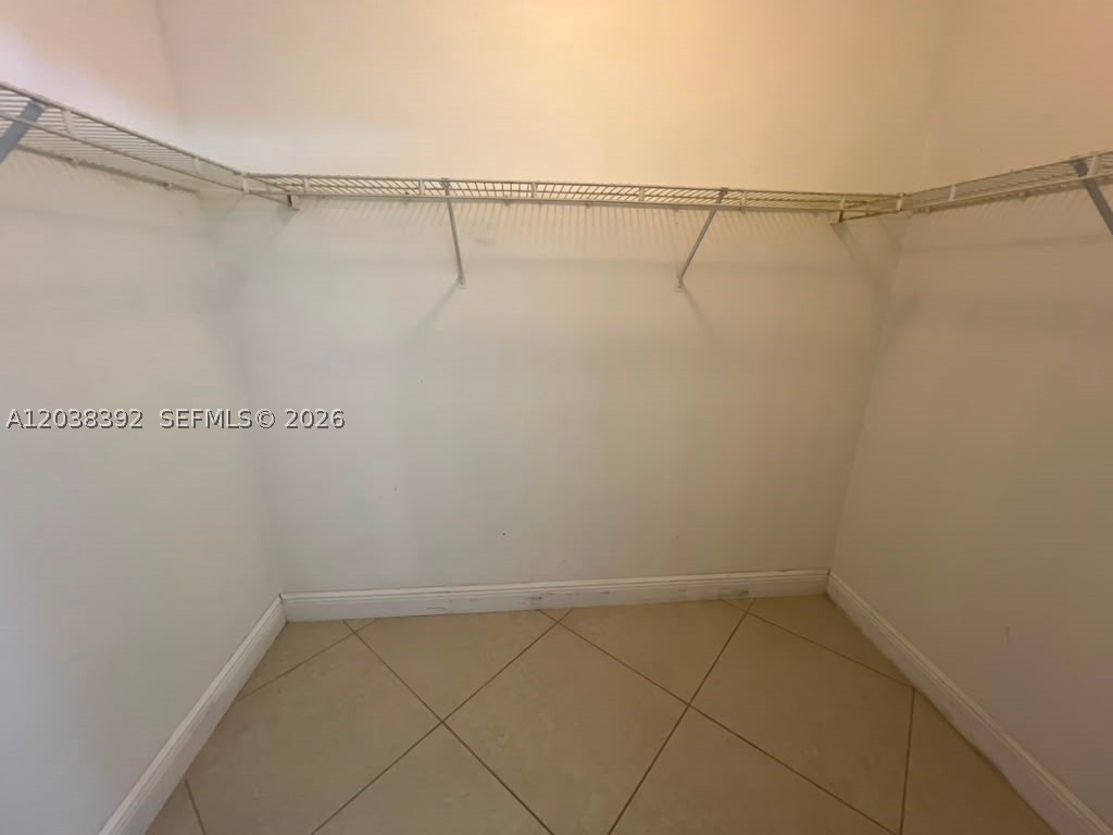 6992 SW 39th St #I101, Davie FL 33314