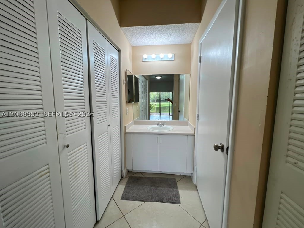 6992 SW 39th St #I101, Davie FL 33314