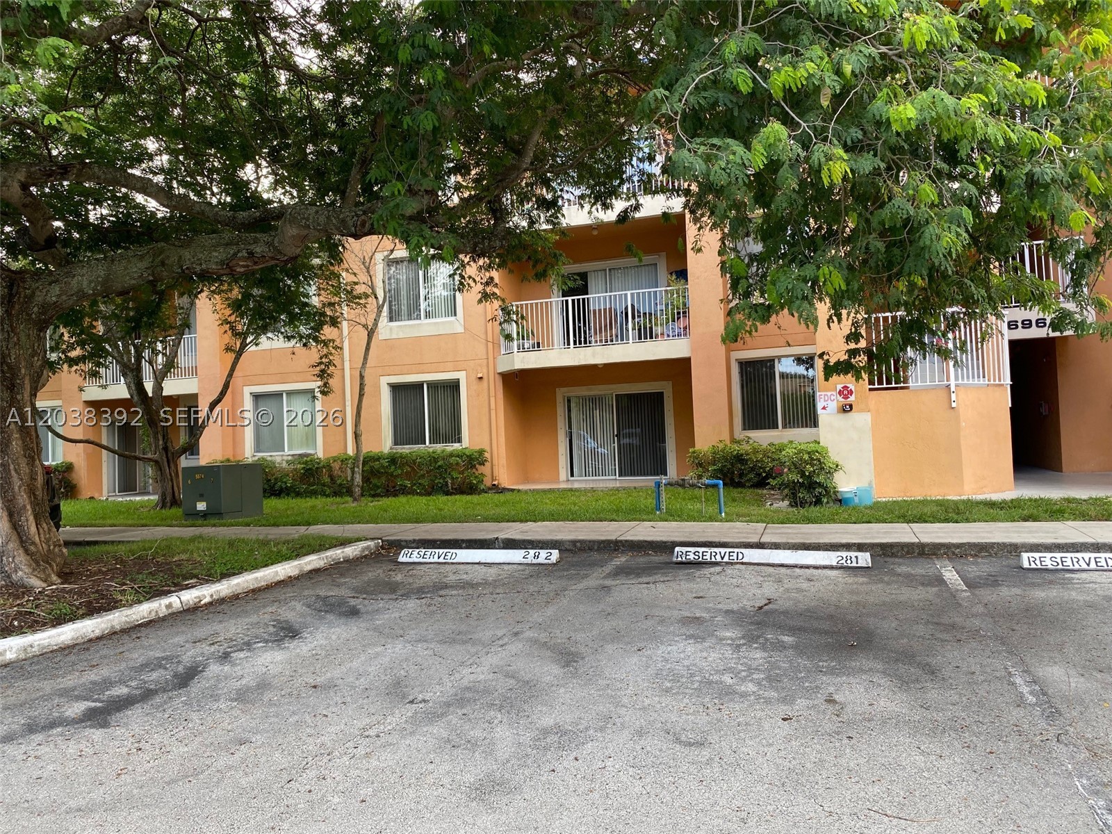 6992 SW 39th St #I101, Davie FL 33314