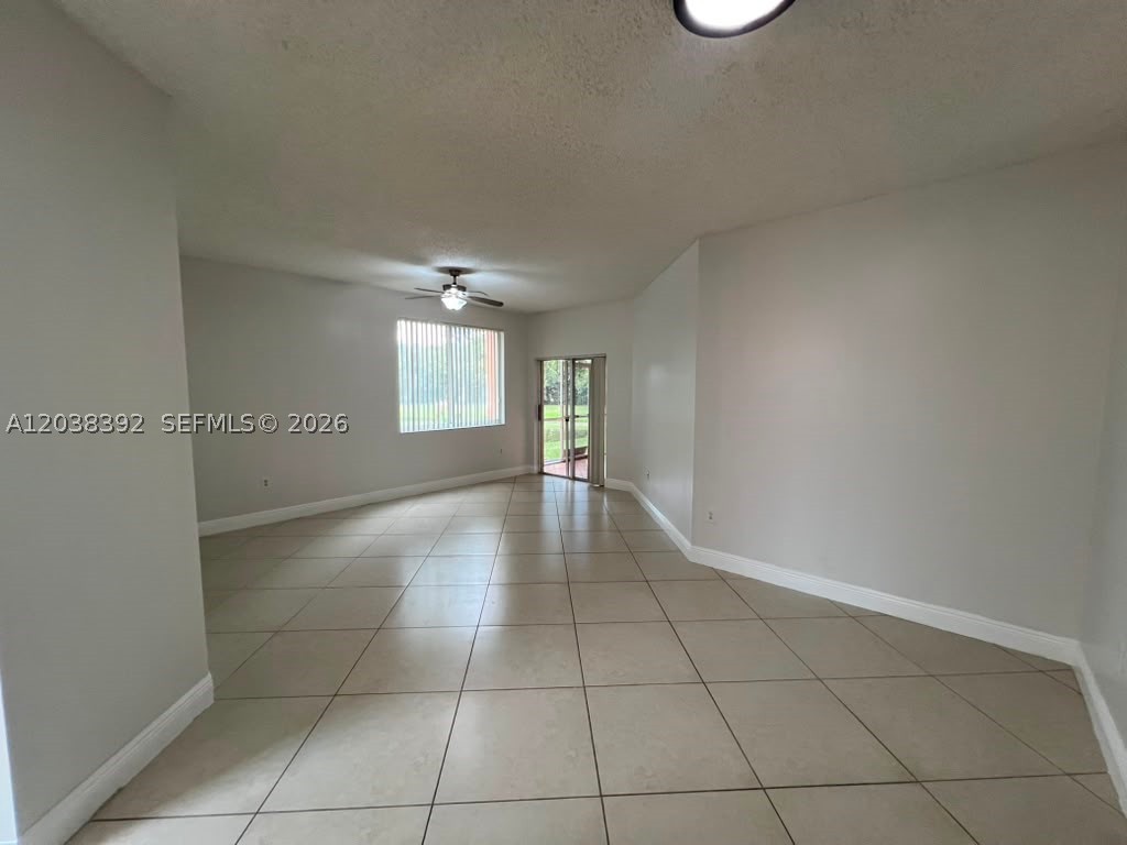 6992 SW 39th St #I101, Davie FL 33314