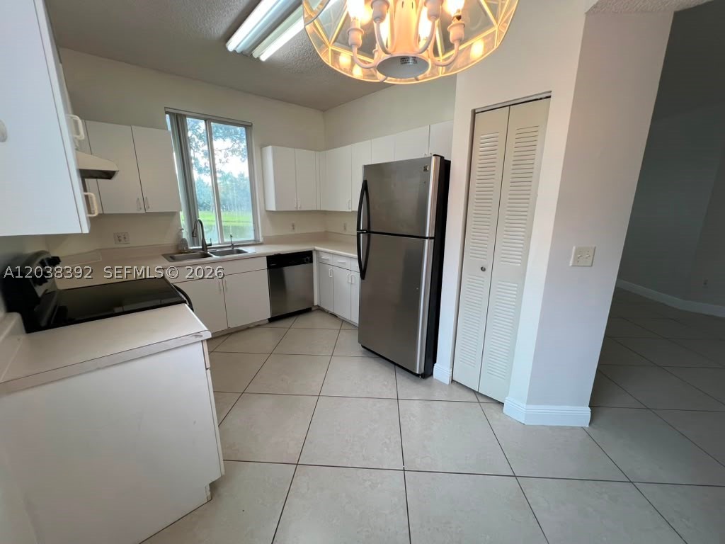 6992 SW 39th St #I101, Davie FL 33314