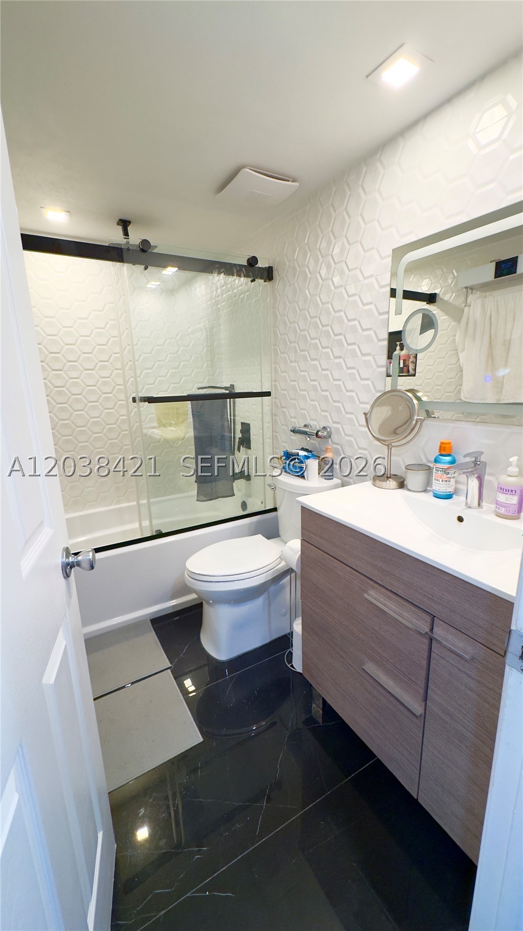 2845 NE 185th St #908, Aventura FL 33180