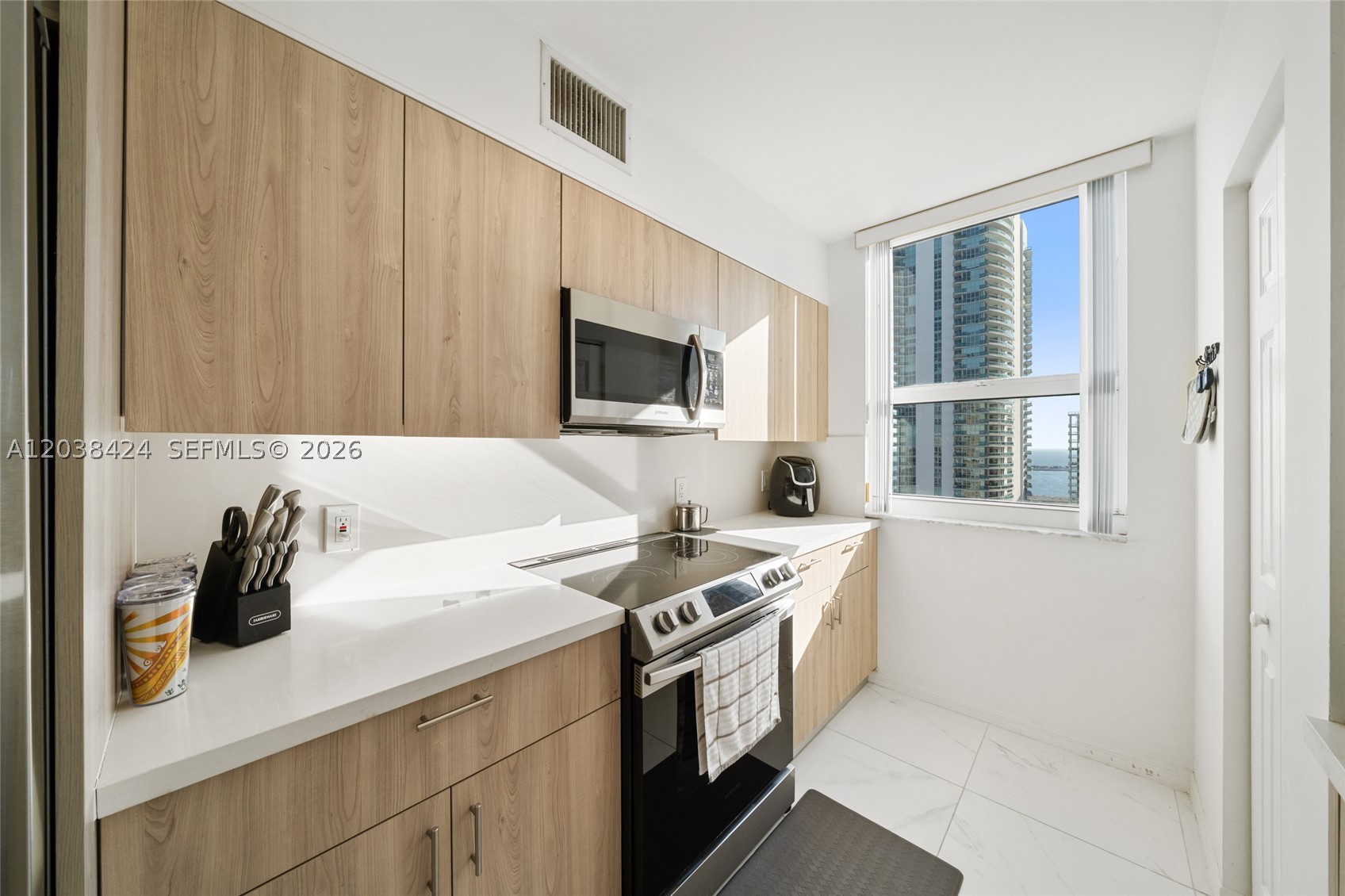1155 Brickell Bay Dr #2501, Miami FL 33131
