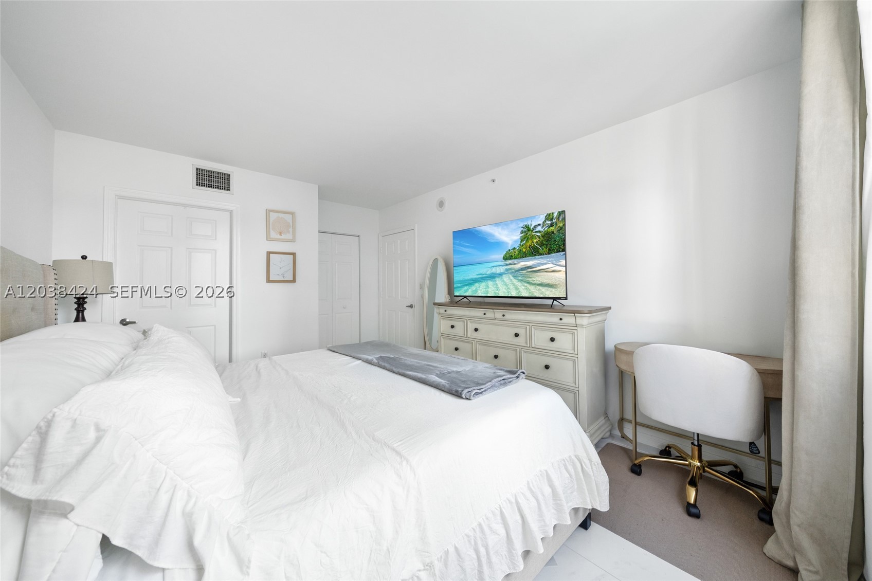 1155 Brickell Bay Dr #2501, Miami FL 33131