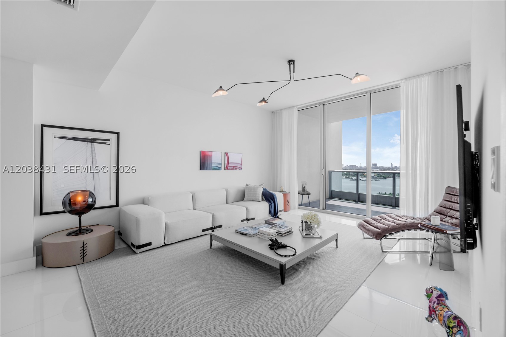 900 Biscayne Blvd #2302, Miami FL 33132