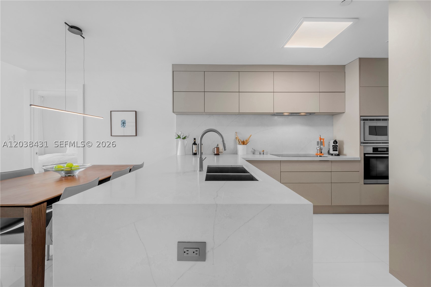 900 Biscayne Blvd #2302, Miami FL 33132