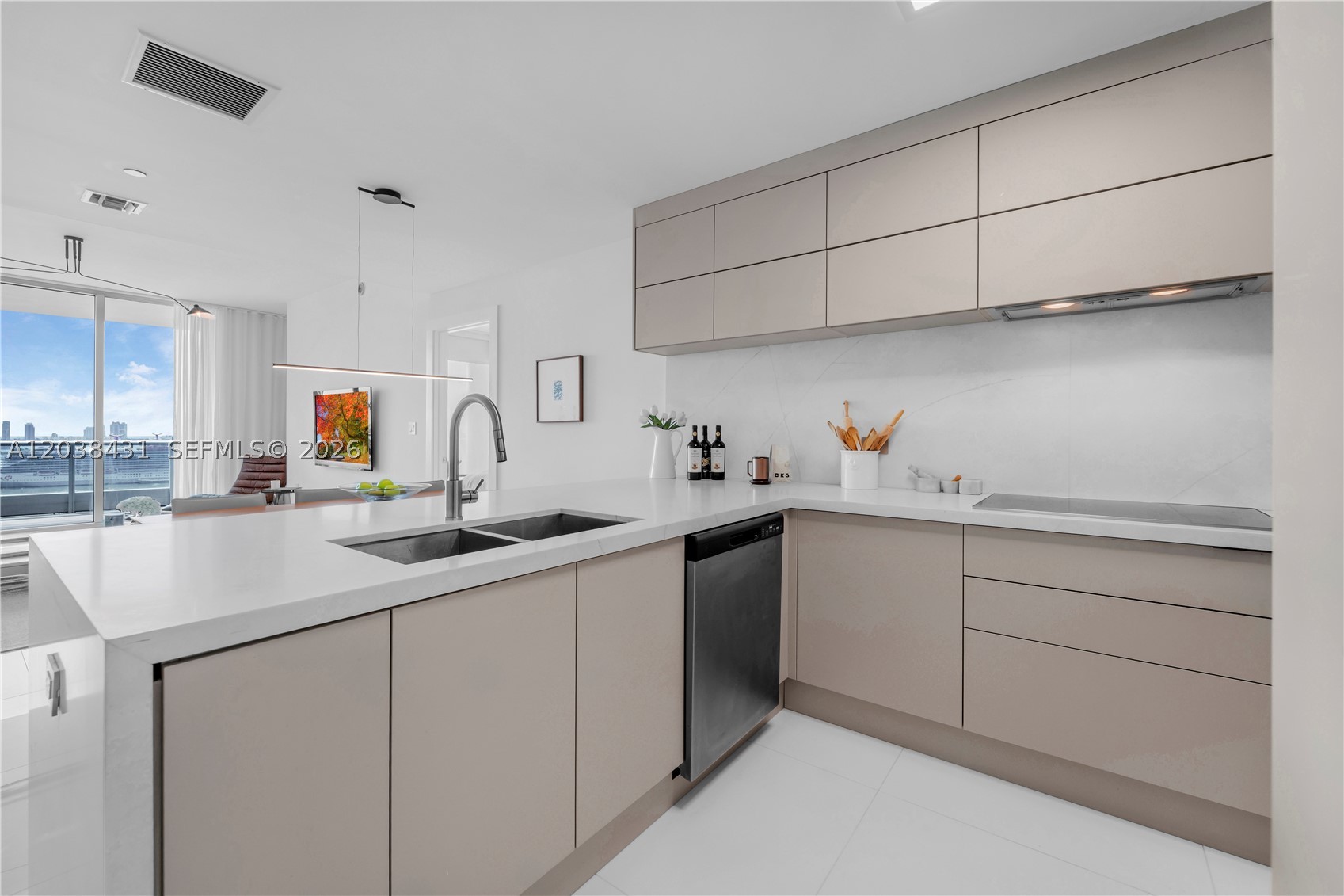 900 Biscayne Blvd #2302, Miami FL 33132