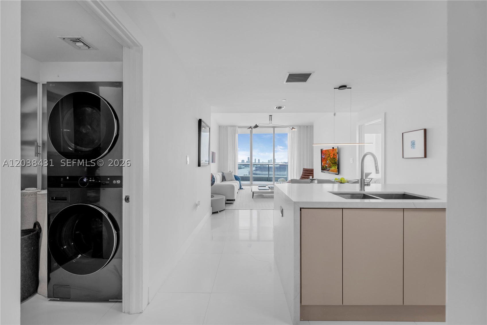 900 Biscayne Blvd #2302, Miami FL 33132