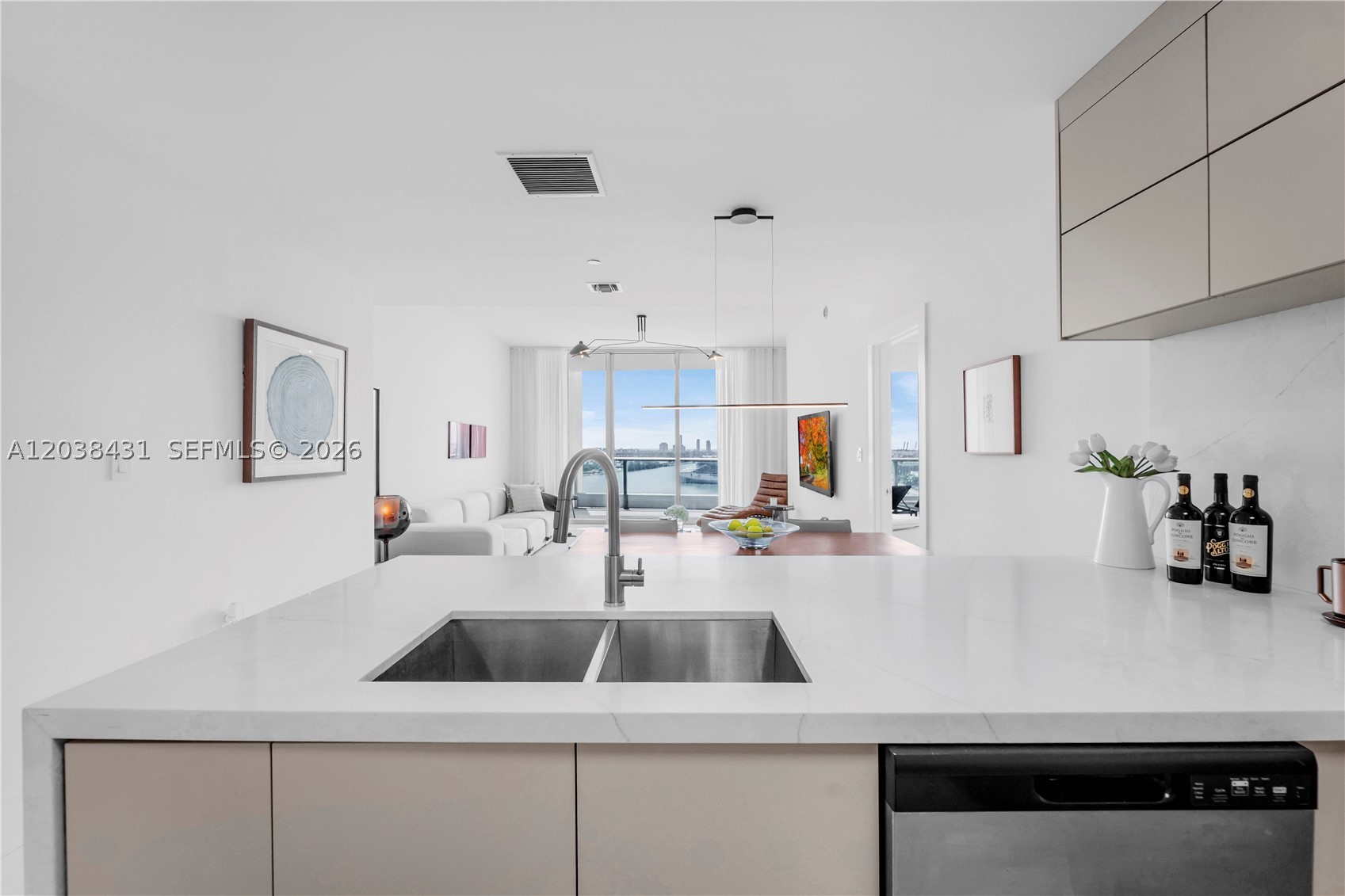 900 Biscayne Blvd #2302, Miami FL 33132