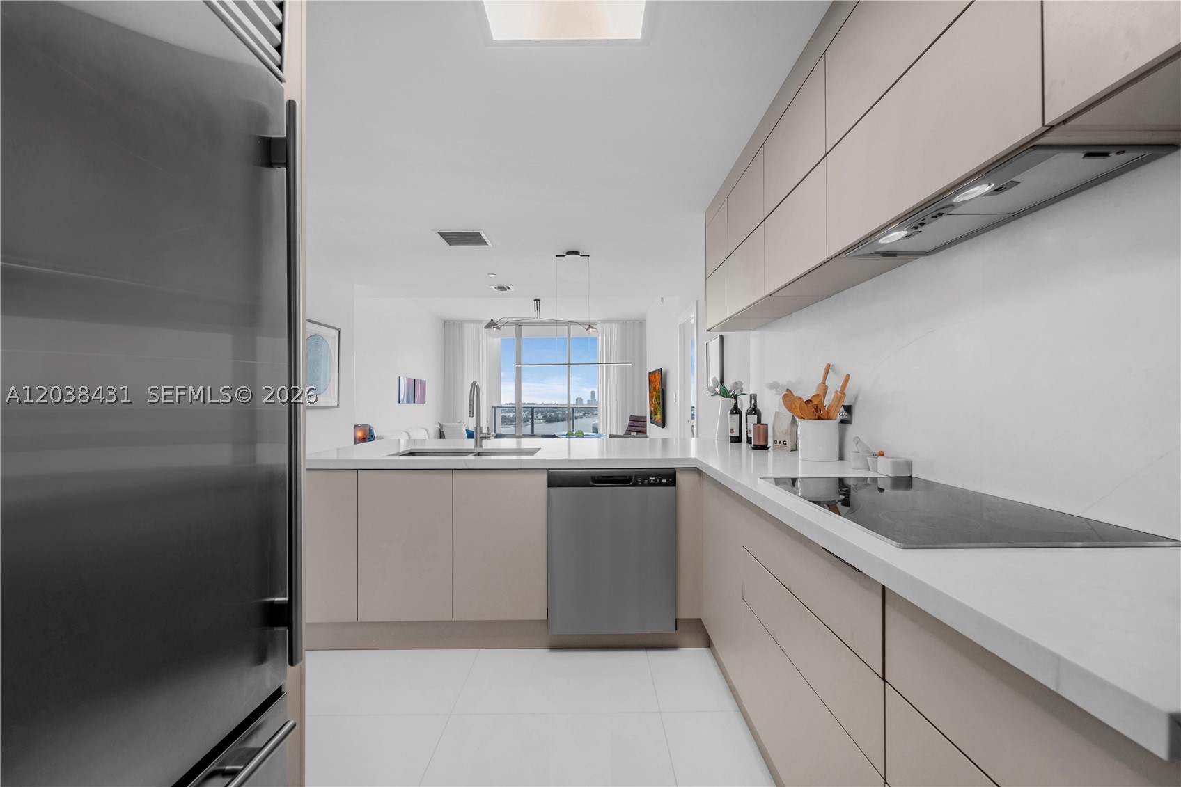 900 Biscayne Blvd #2302, Miami FL 33132