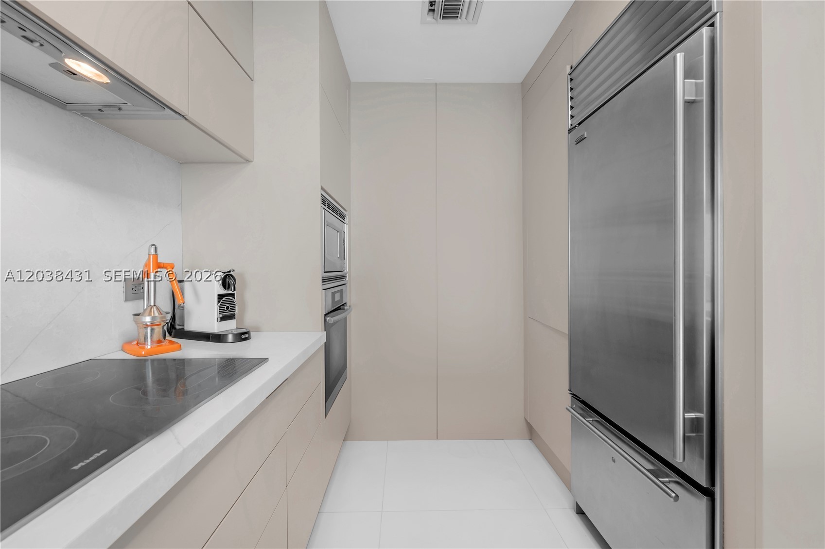 900 Biscayne Blvd #2302, Miami FL 33132