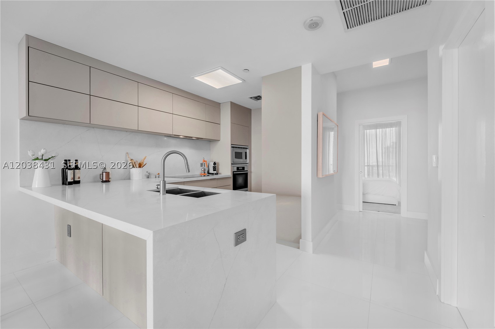 900 Biscayne Blvd #2302, Miami FL 33132