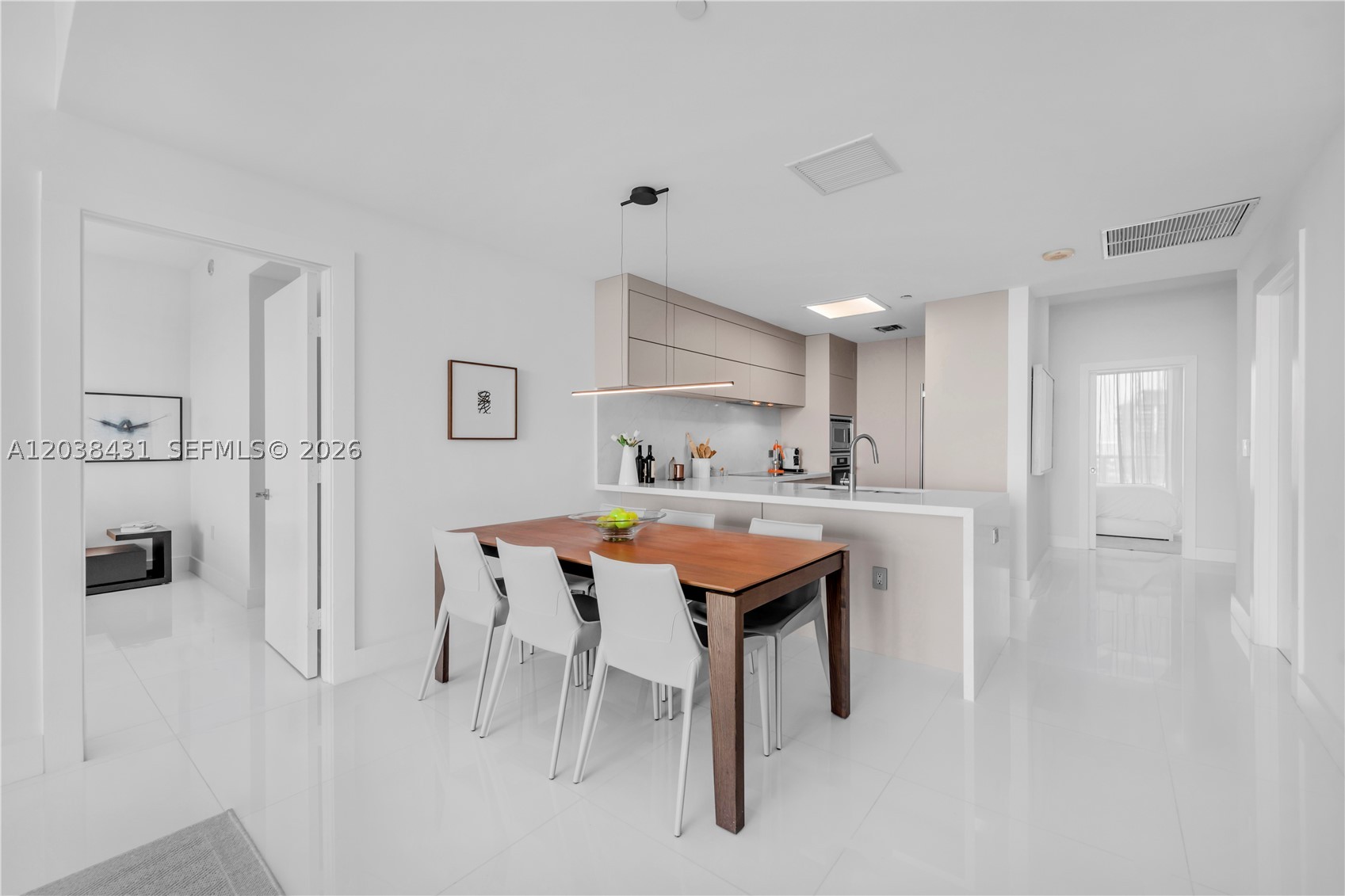 900 Biscayne Blvd #2302, Miami FL 33132
